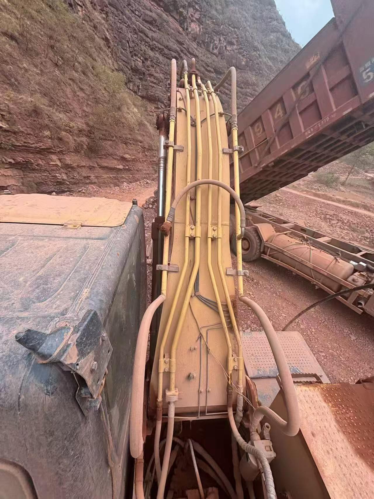 Buy Caterpillar 320D Used Excavator / 2