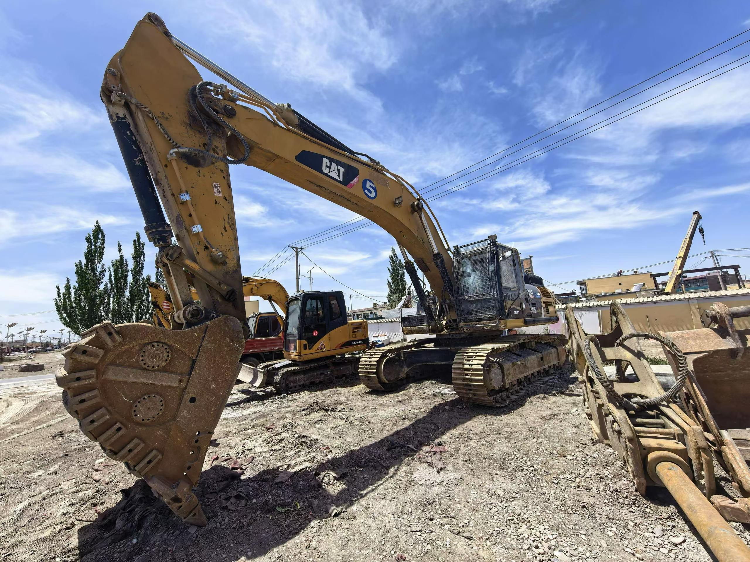 شراء حفارة Caterpillar 336E مستعملة / 2