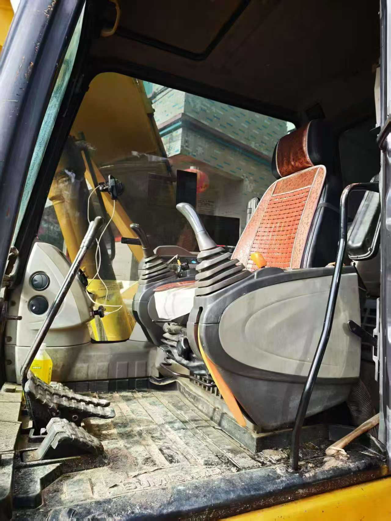شراء حفارة Sumitomo SH120 مستعملة / 3