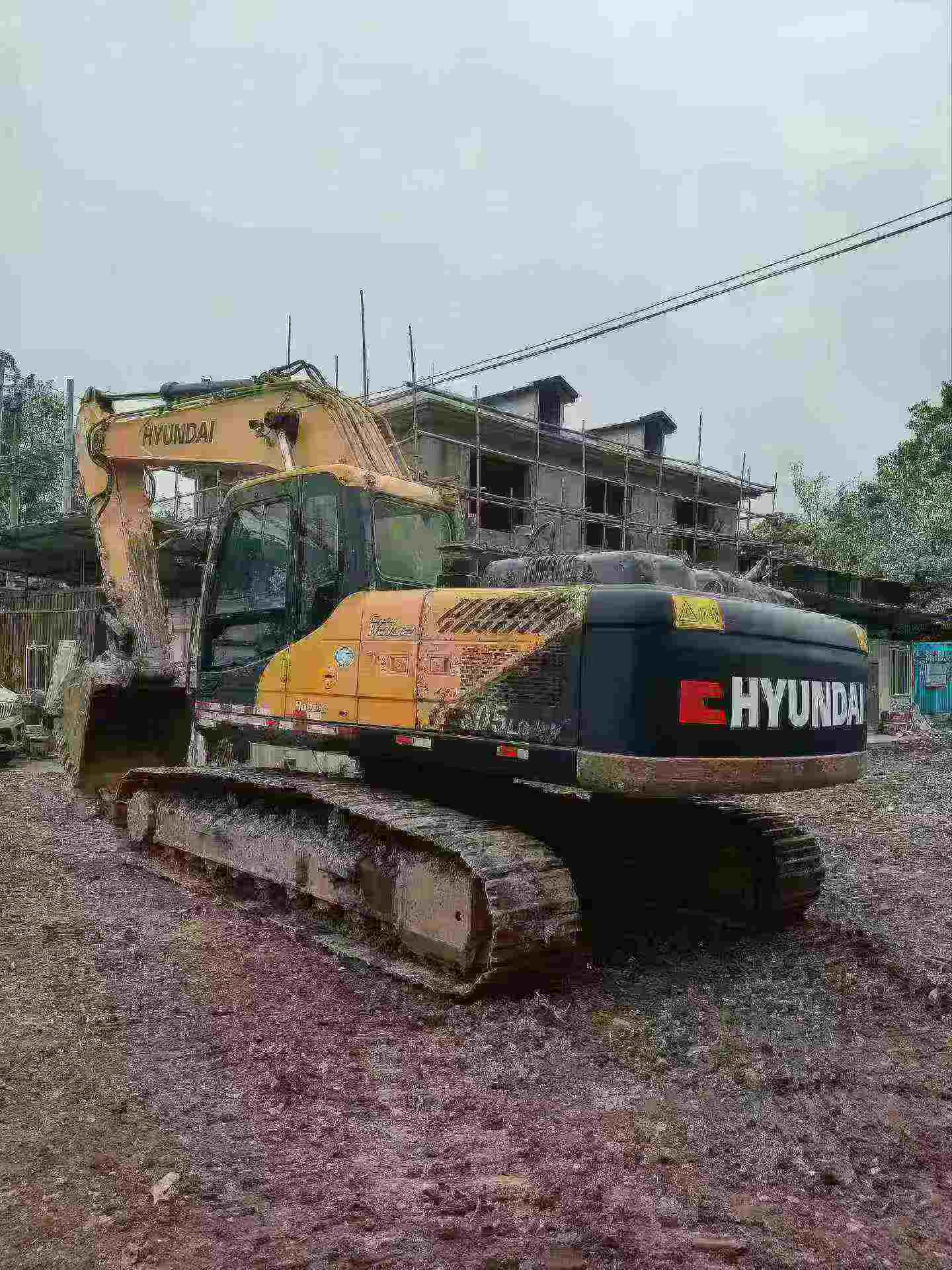 Buy Hyundai R275LC-9T Used Excavator / 2