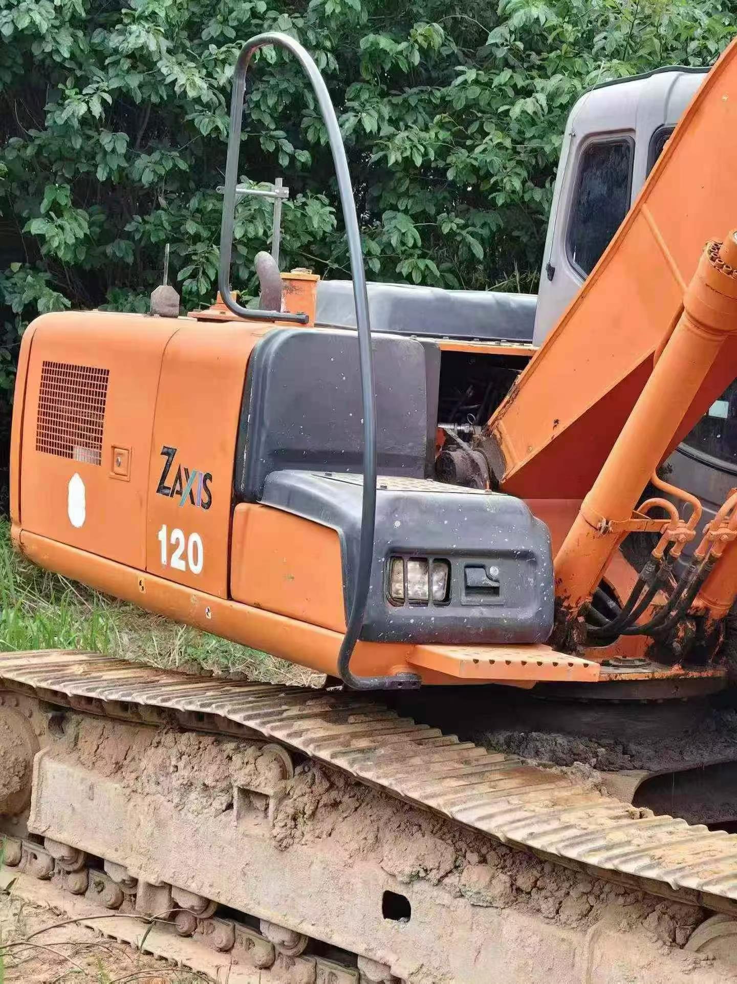Buy Hitachi EX120-6 Used Excavator / 2