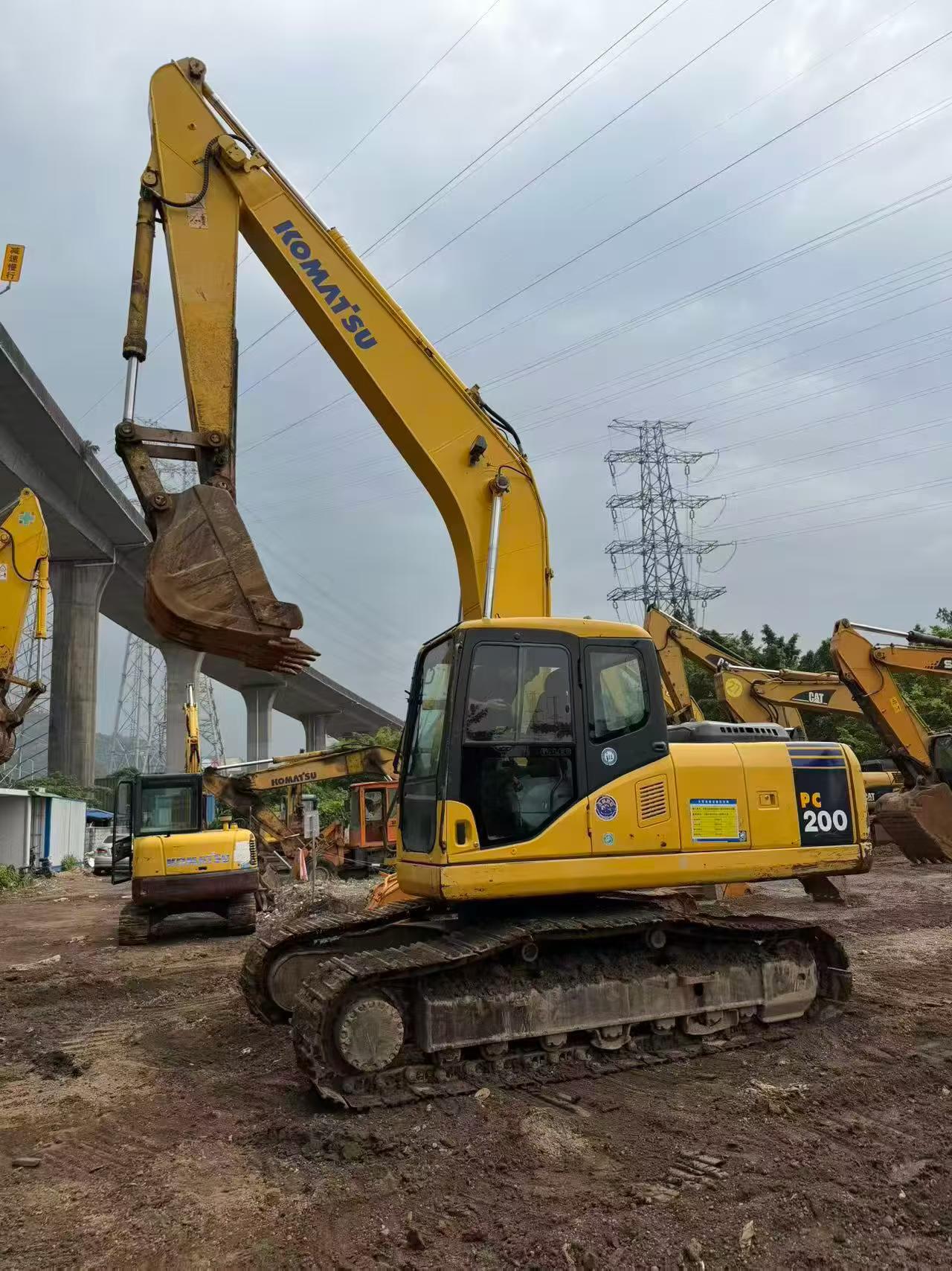 Buy Komatsu PC200-7 Used Excavator / 5