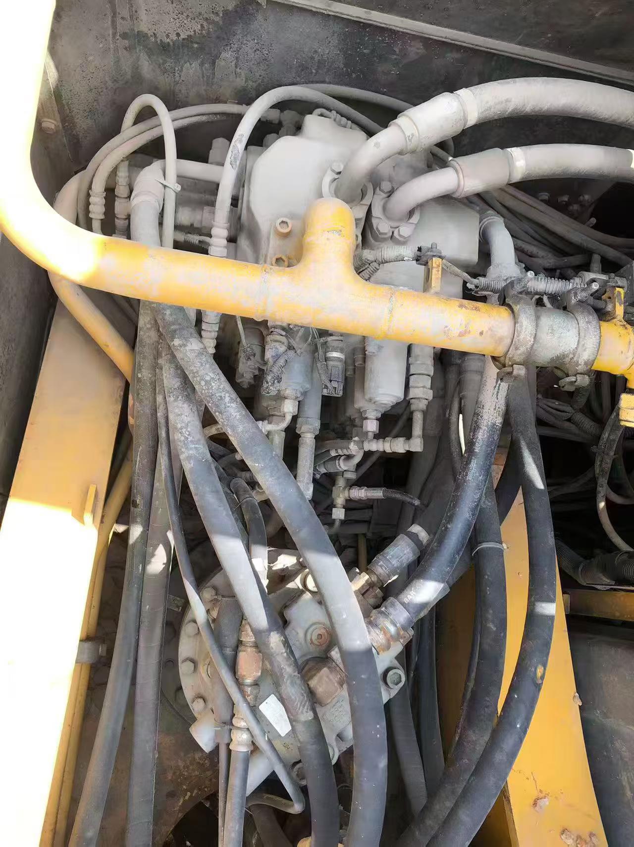 شراء حفارة Kato HD820V مستعملة / 3