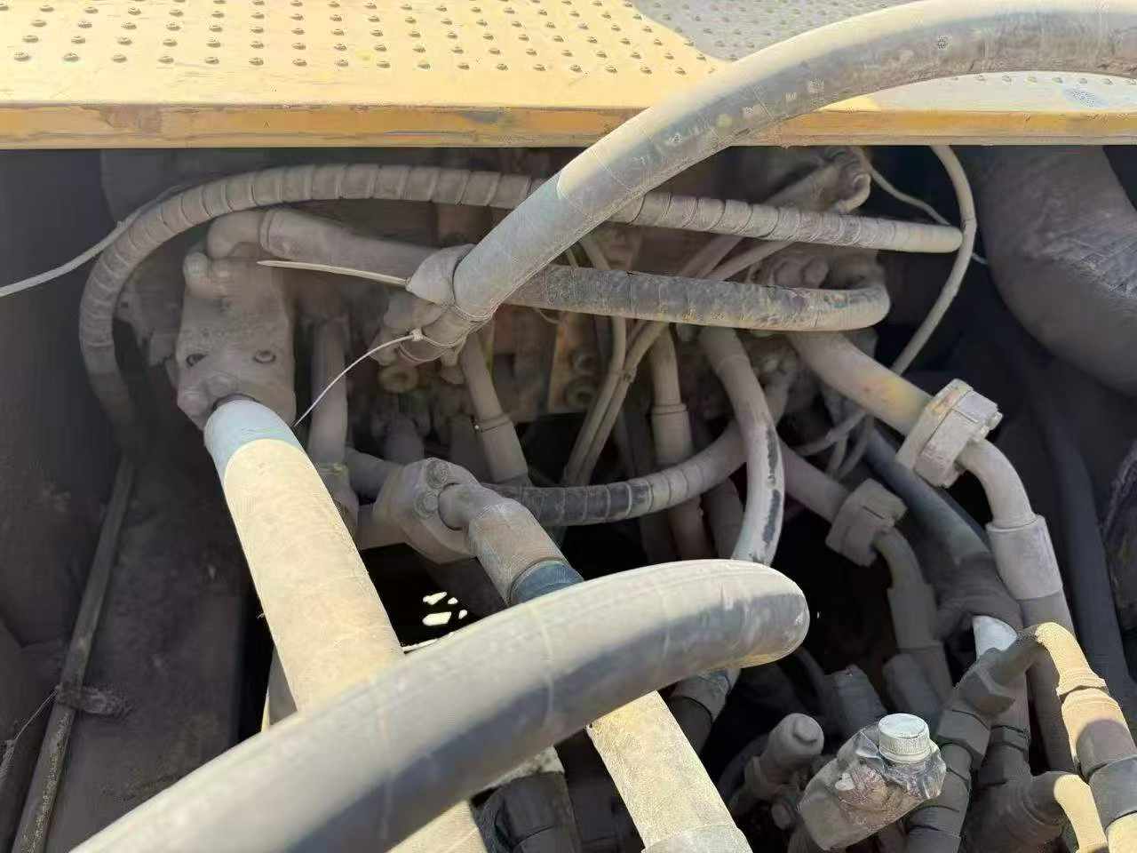 شراء حفارة Caterpillar 349E مستعملة / 3