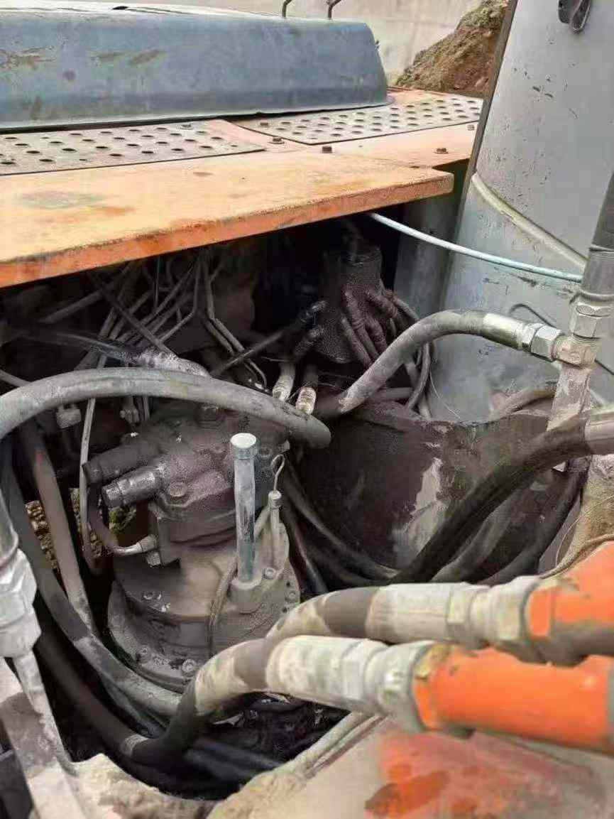 Buy Hitachi ZX200-6 Used Excavator / 8