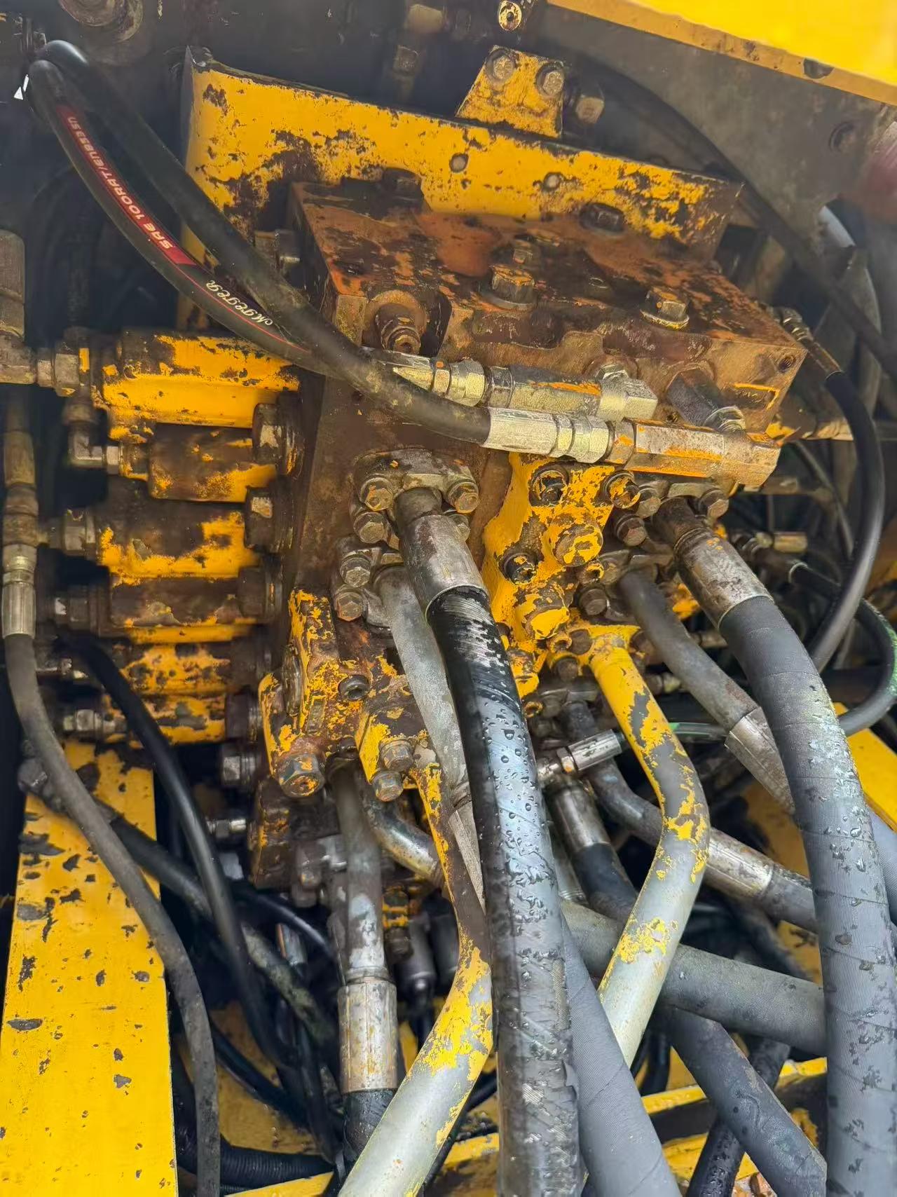 Buy Komatsu PC200-7 Used Excavator / 7