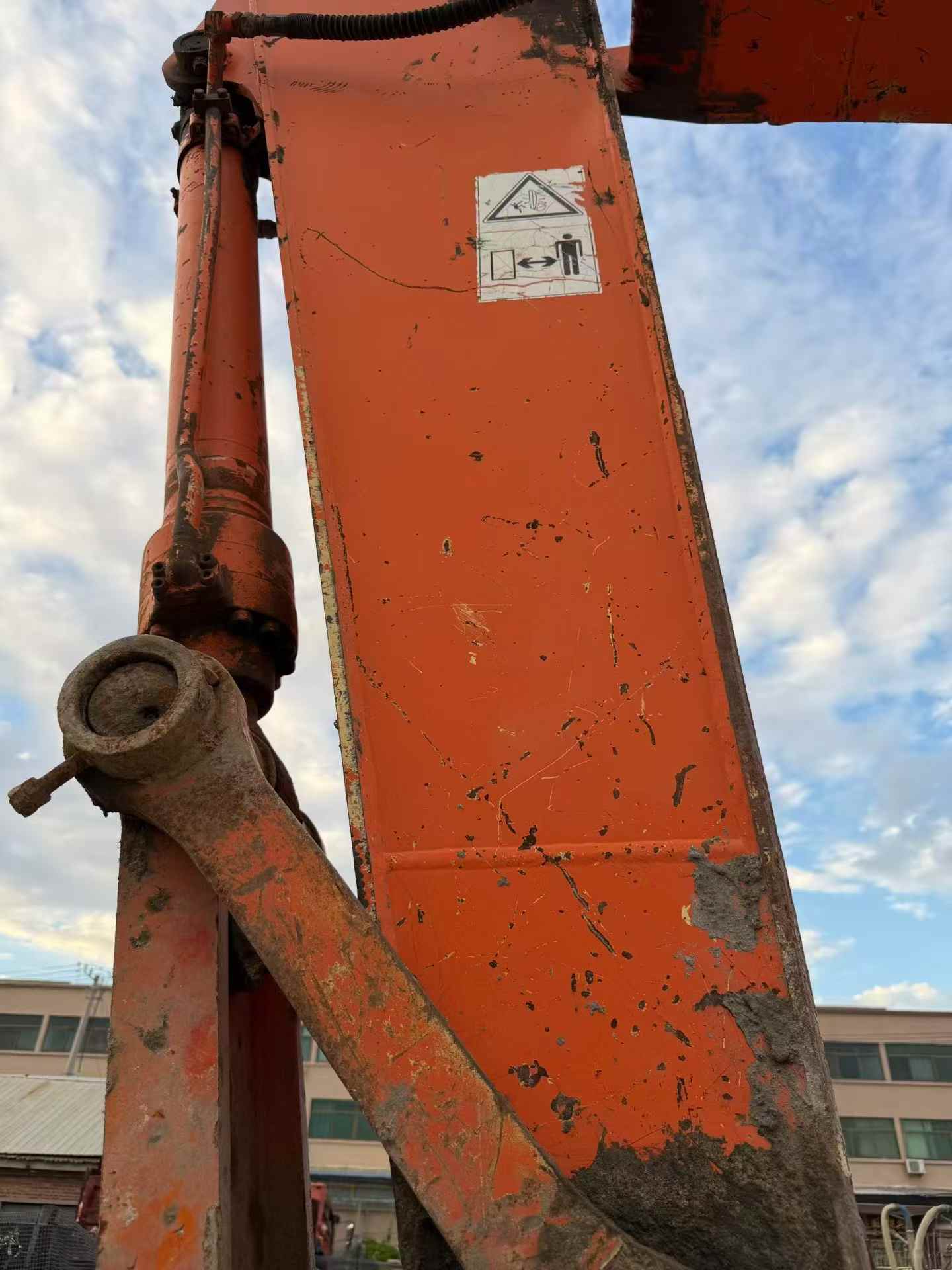 Buy Hitachi EX200-3 Used Excavator / 9