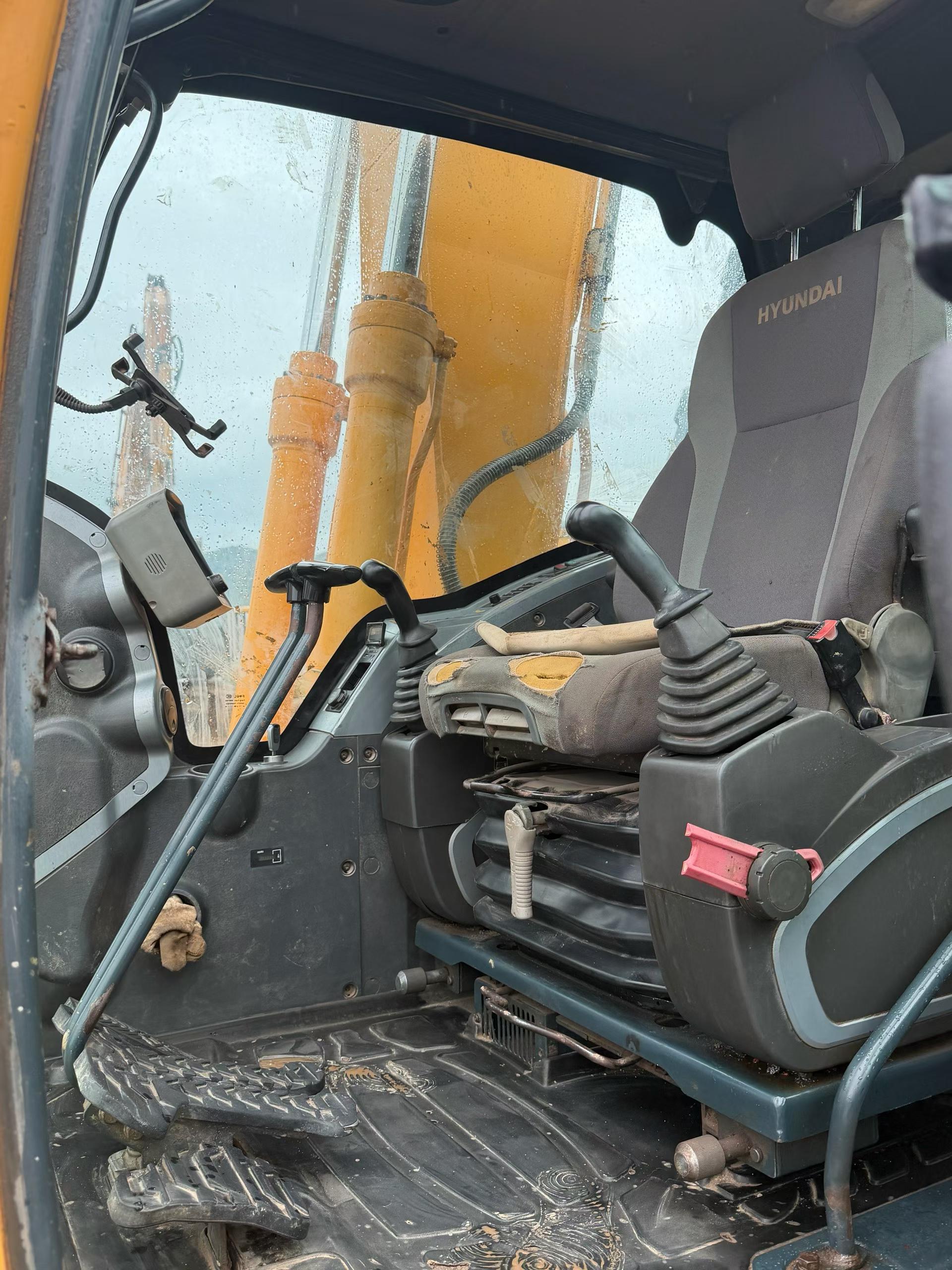 Buy Hyundai R150-7 Used Excavator / 6