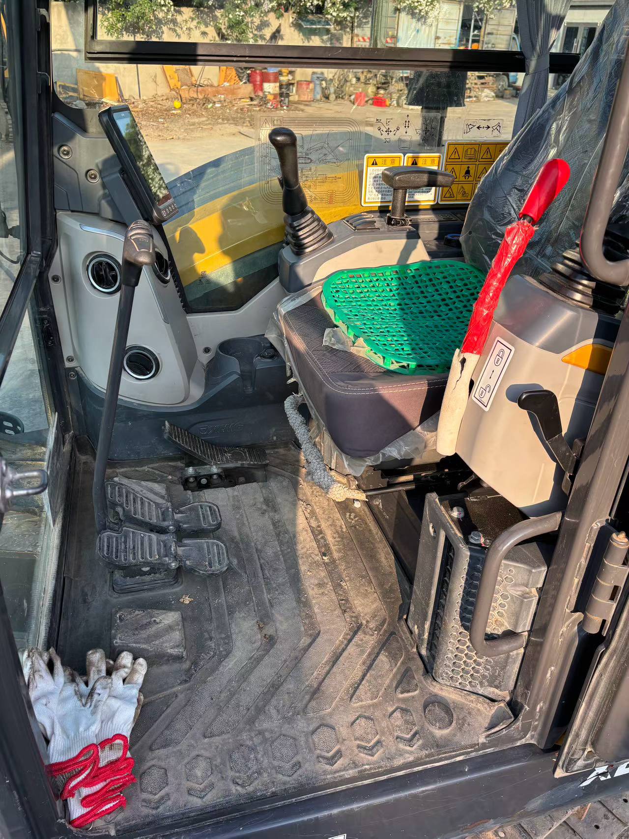 Buy XCMG LW60G Used Excavator / 4