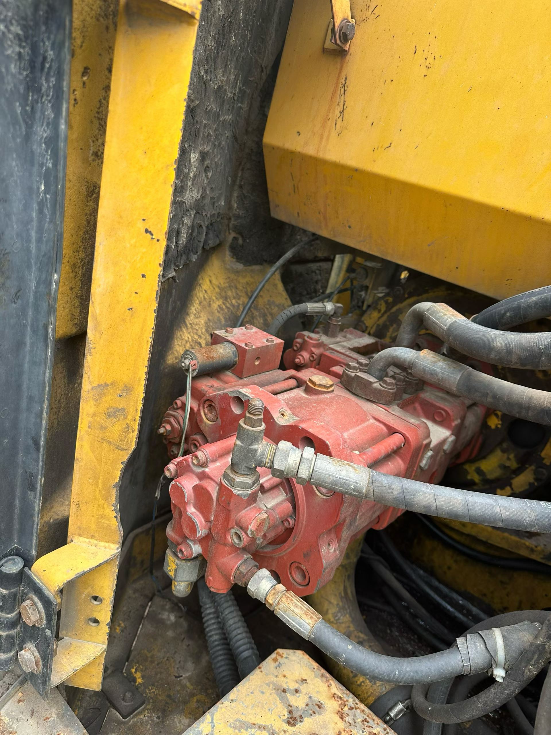 Buy Kato HD513MR-6 Used Excavator / 4