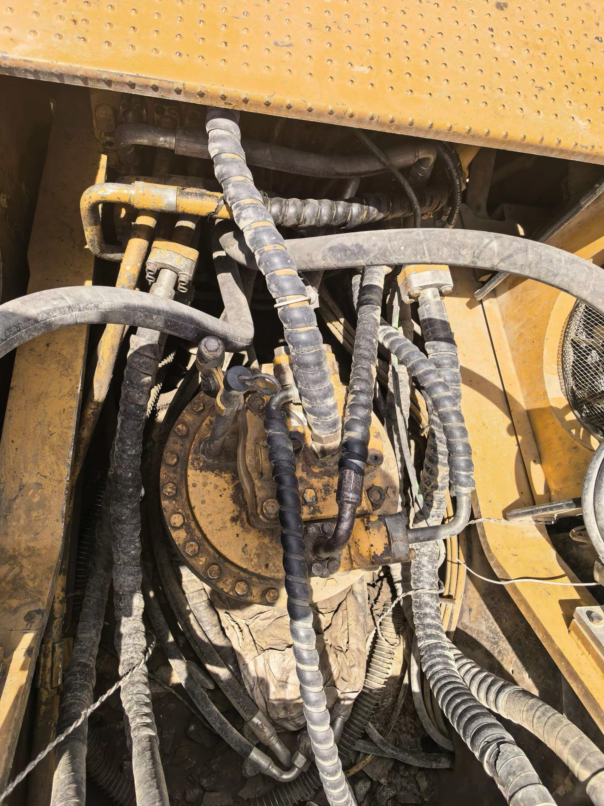 شراء حفارة Caterpillar 336E مستعملة / 5