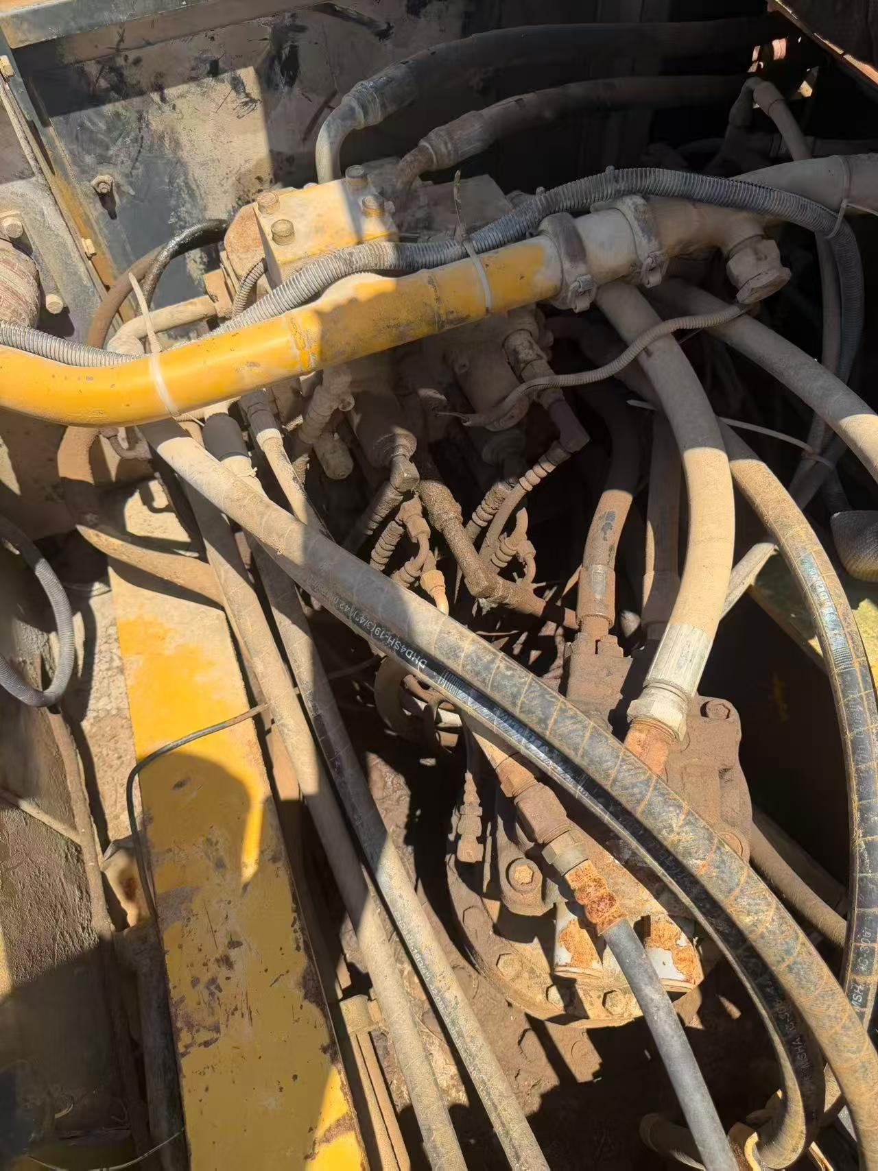 Buy Kato 820-3SP Used Excavator / 8