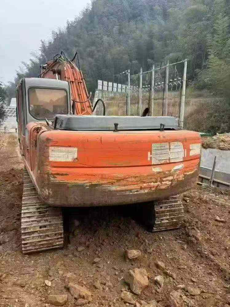 Buy Hitachi ZX200-6 Used Excavator / 2