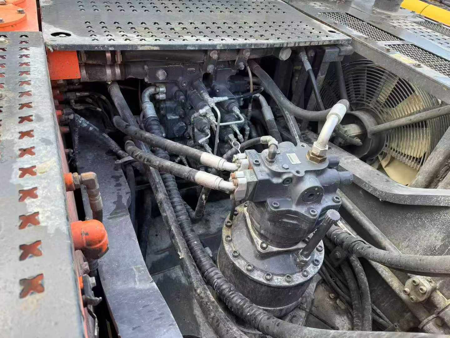 شراء حفارة Doosan DH420LC-7 مستعملة / 8