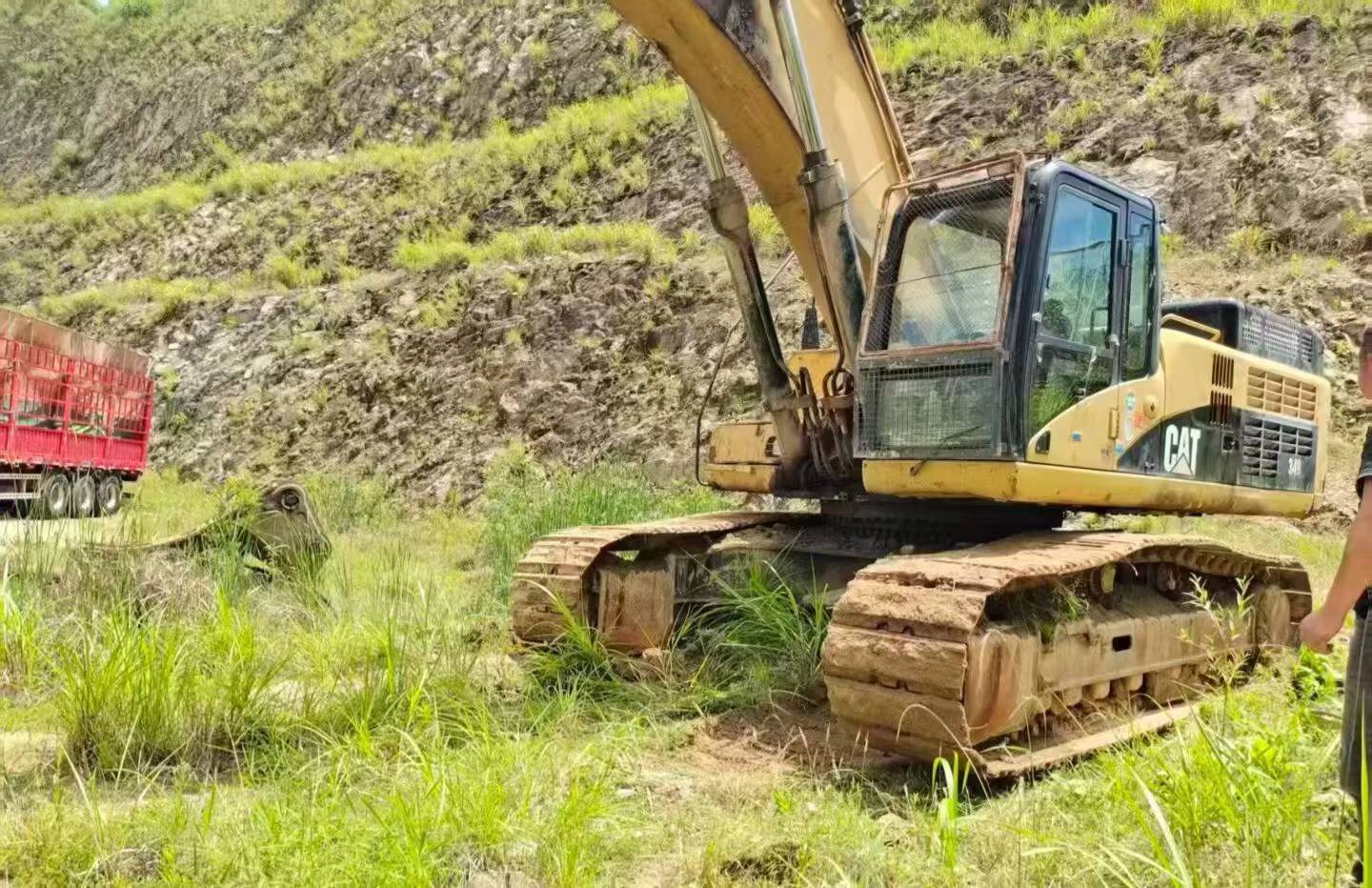 Buy Caterpillar 345C Used Excavator / 3 Buy Caterpillar 345C Used Excavator / 3