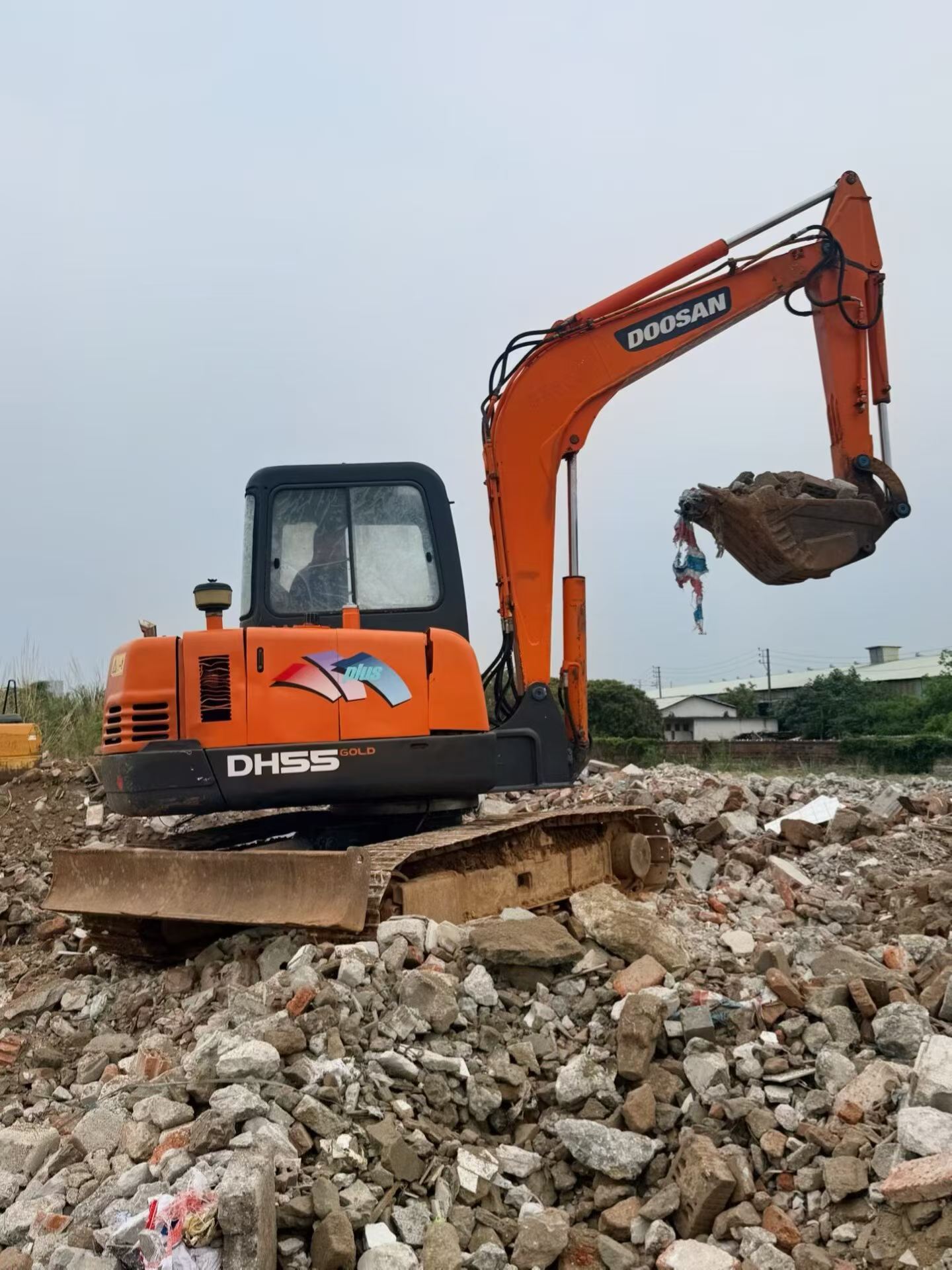شراء حفارة Doosan DH55 مستعملة / 3