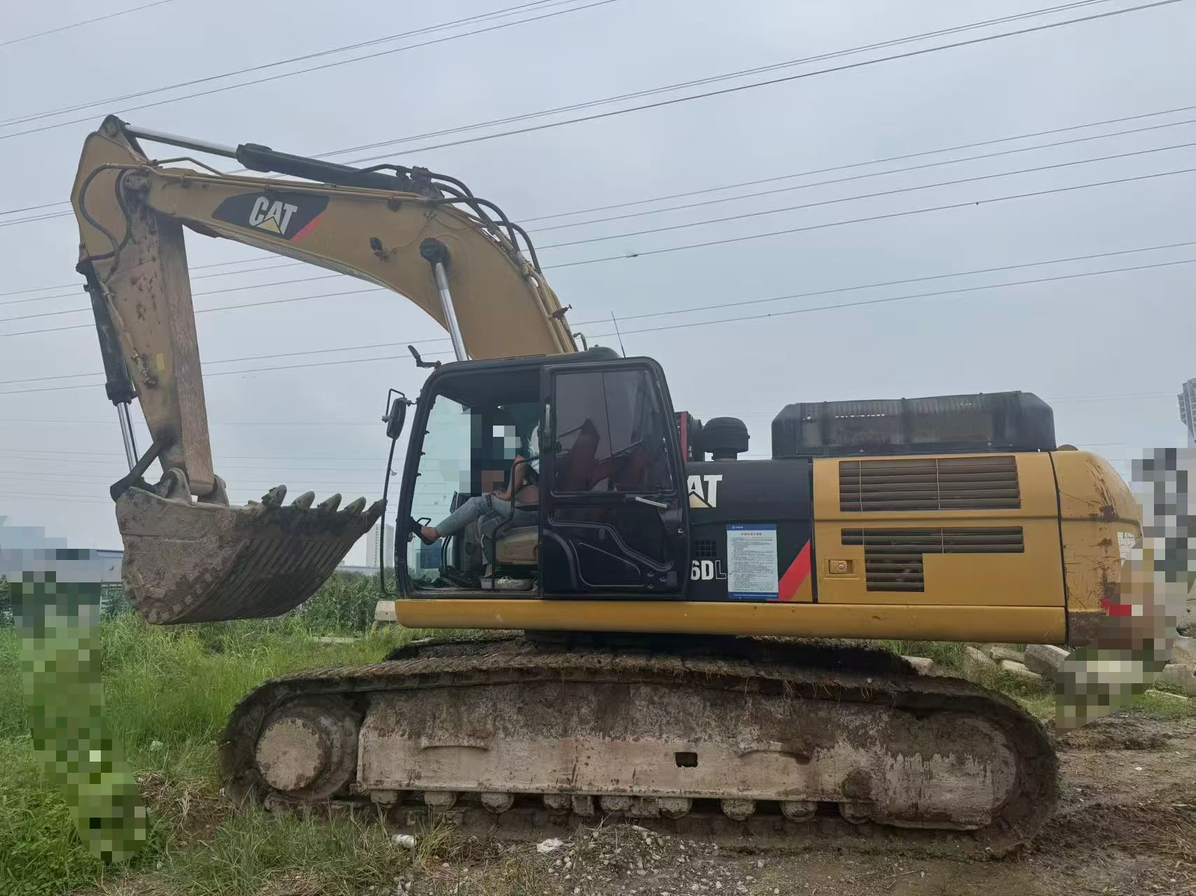 شراء حفارة Caterpillar 336DL مستعملة / 2
