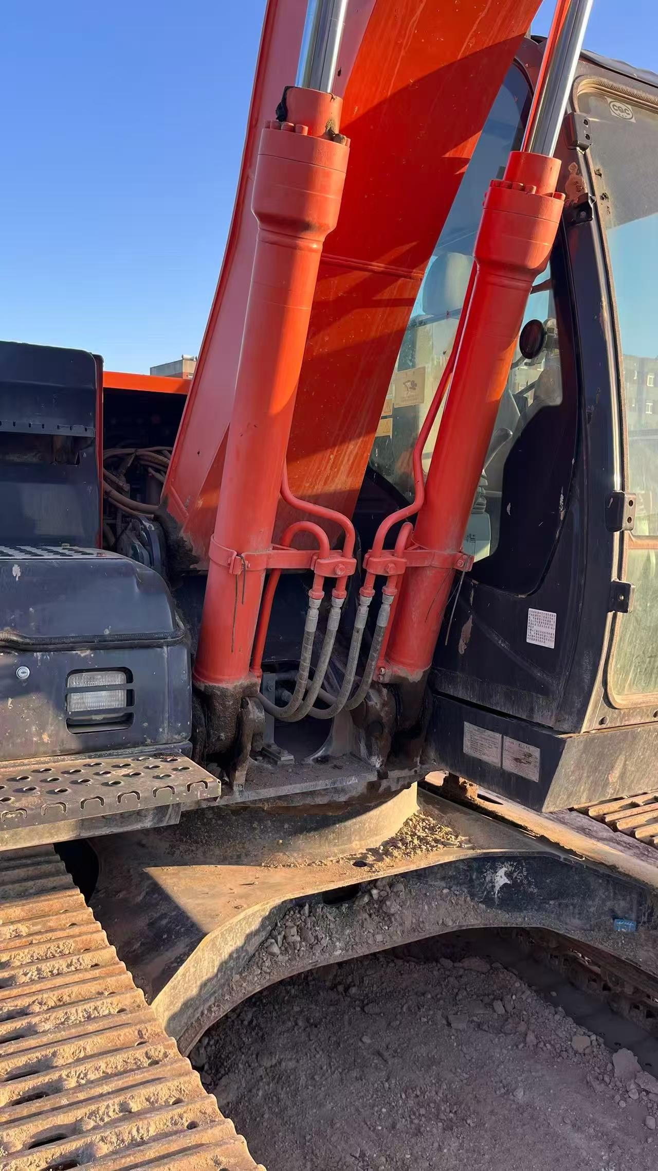 Buy Hitachi EX130 Used Excavator / 2 Buy Hitachi EX130 Used Excavator / 2