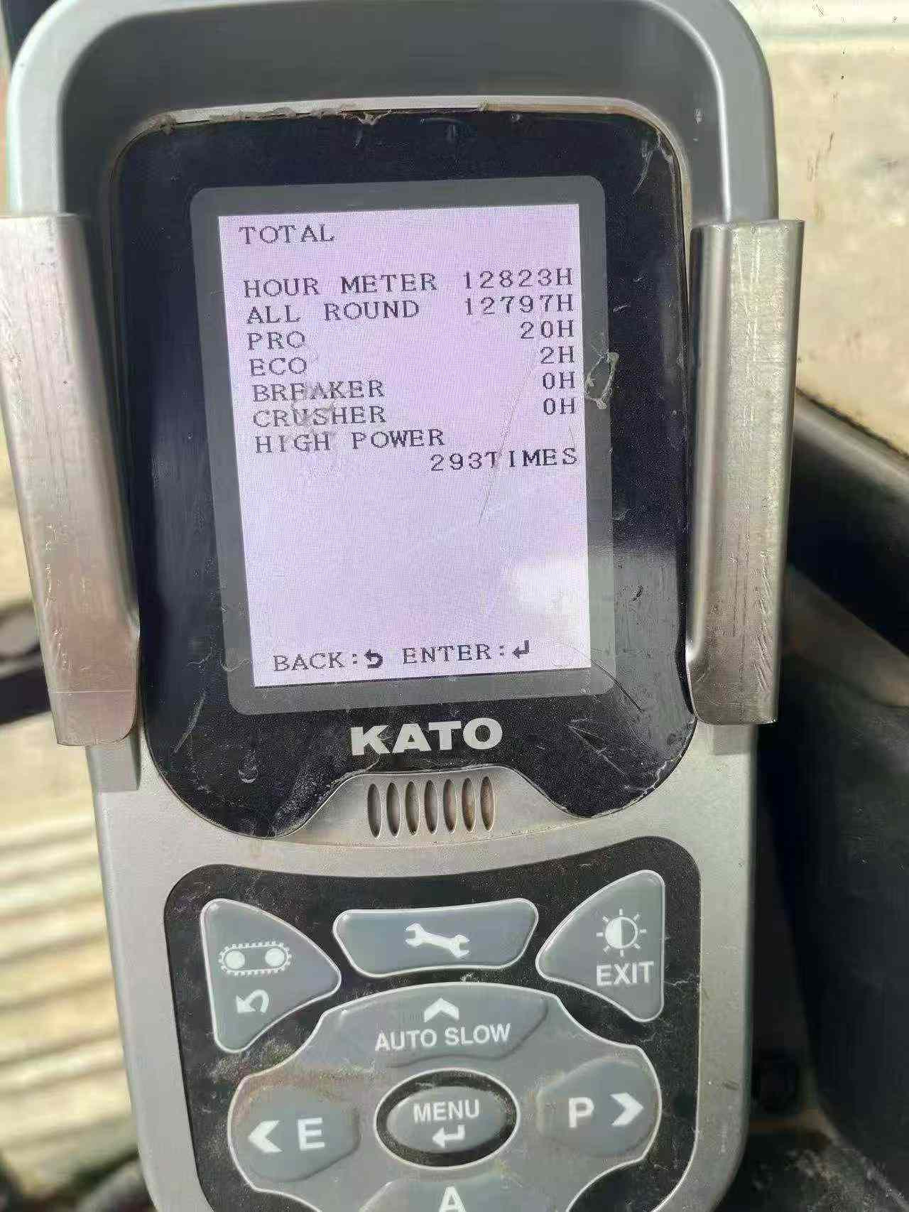 شراء حفارة Kato HD820 مستعملة / 3