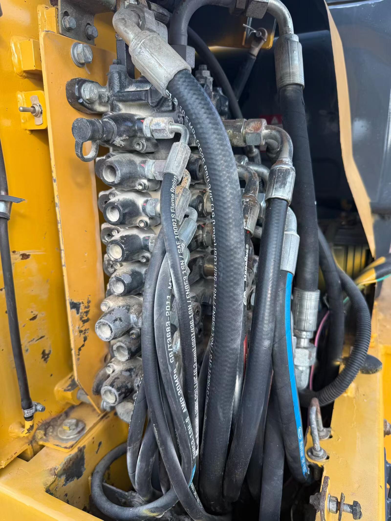 Buy XCMG LW60G Used Excavator / 6