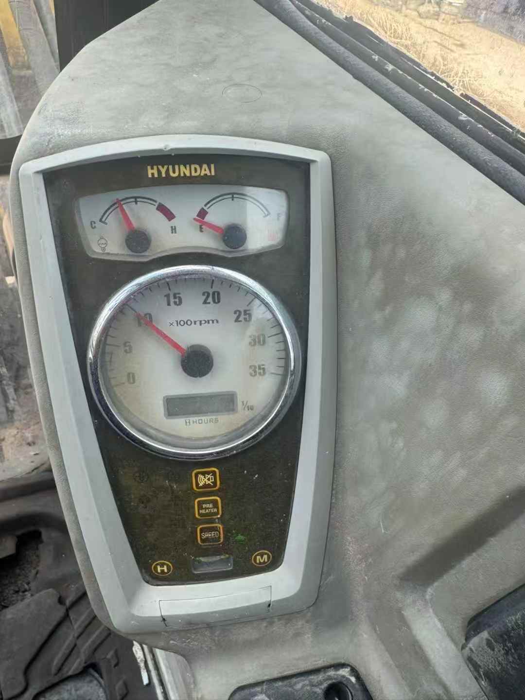 شراء حفارة Hyundai R60-7 مستعملة / 9