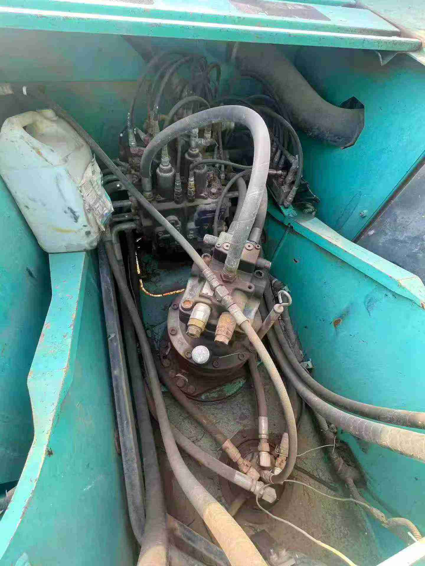 Buy Kobelco SK200 Used Excavator / 2