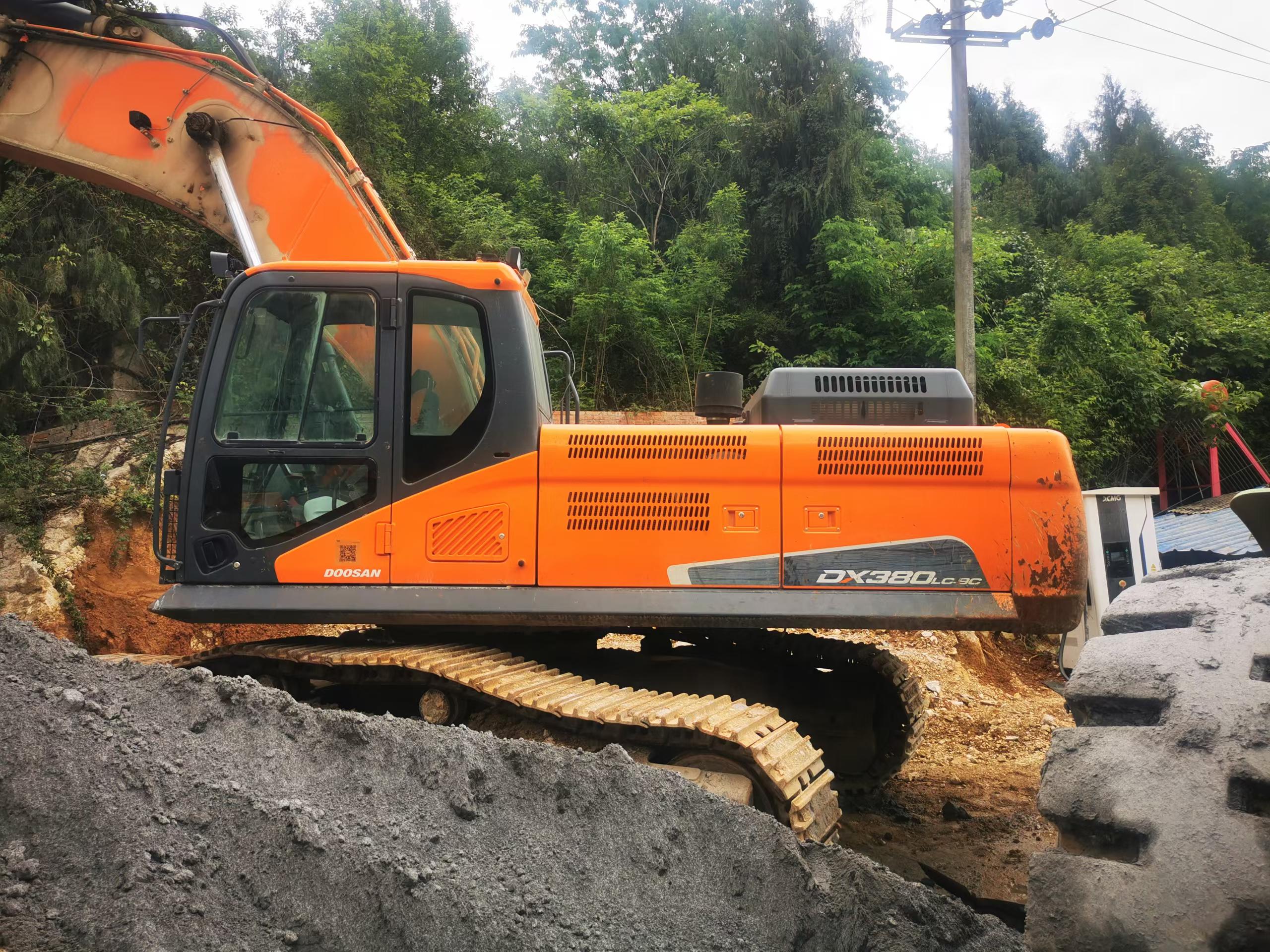 Buy Doosan DX380LC-5 Used Excavator / 1