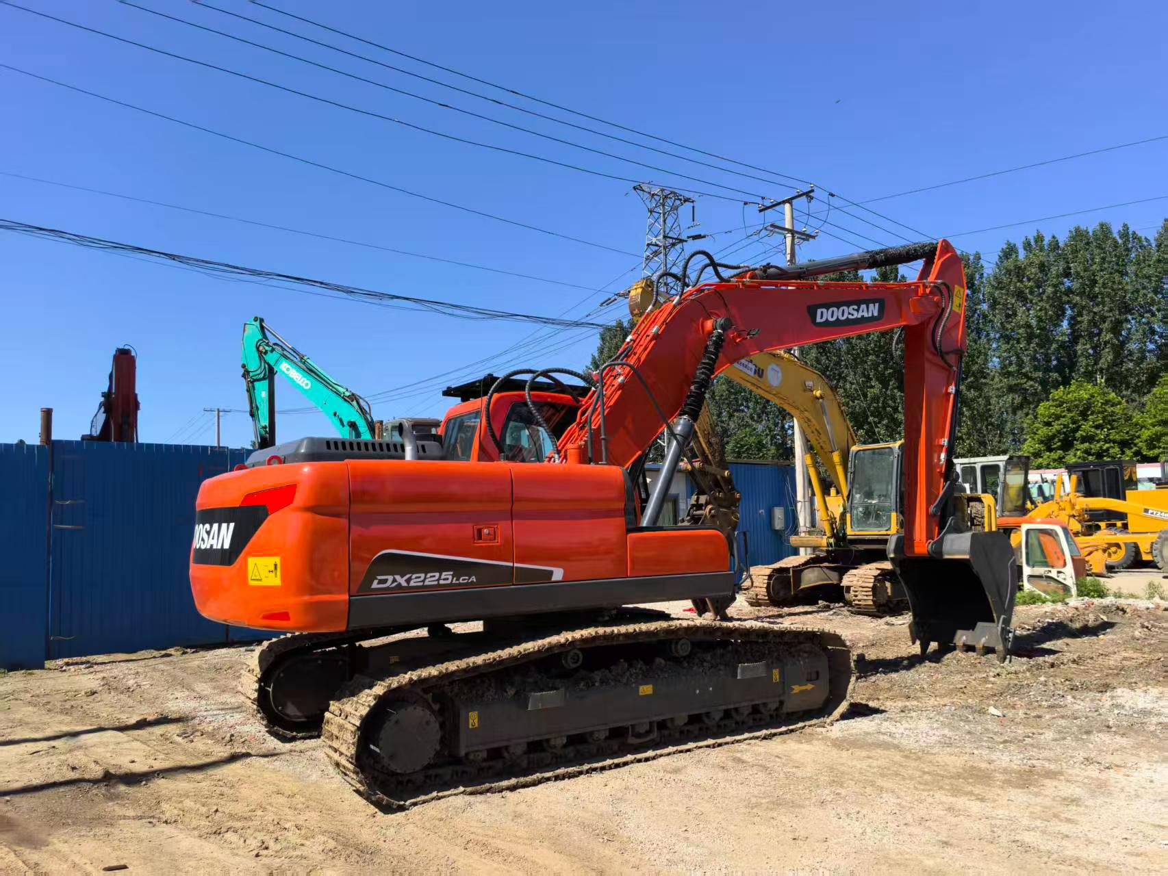 شراء حفارة Doosan S225 مستعملة / 2