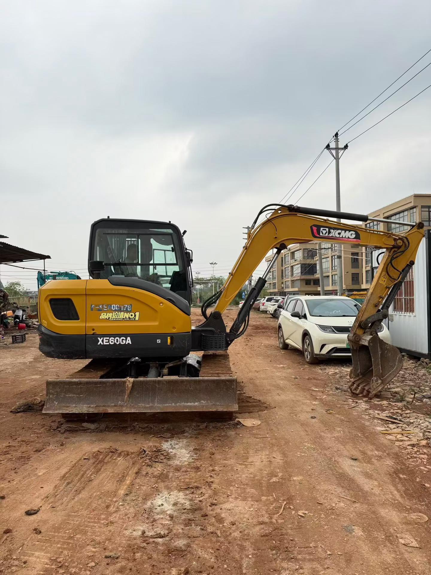 Buy XCMG LW60G Used Excavator / 3