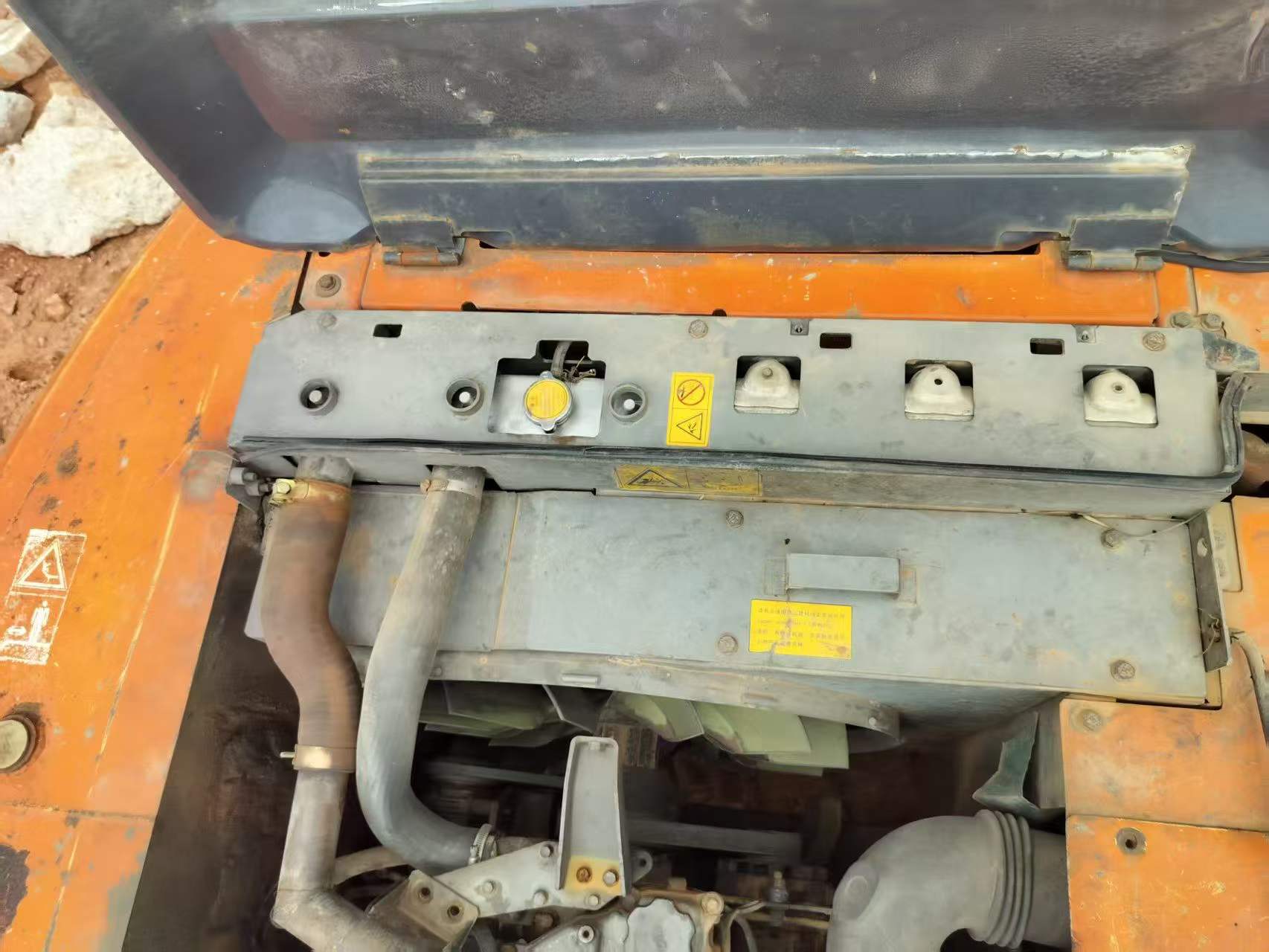Buy Hitachi EX200-3 Used Excavator / 8 Buy Hitachi EX200-3 Used Excavator / 8