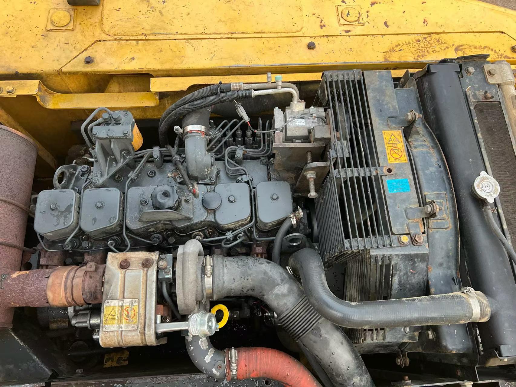 Buy Komatsu PC200-7 Used Excavator / 8