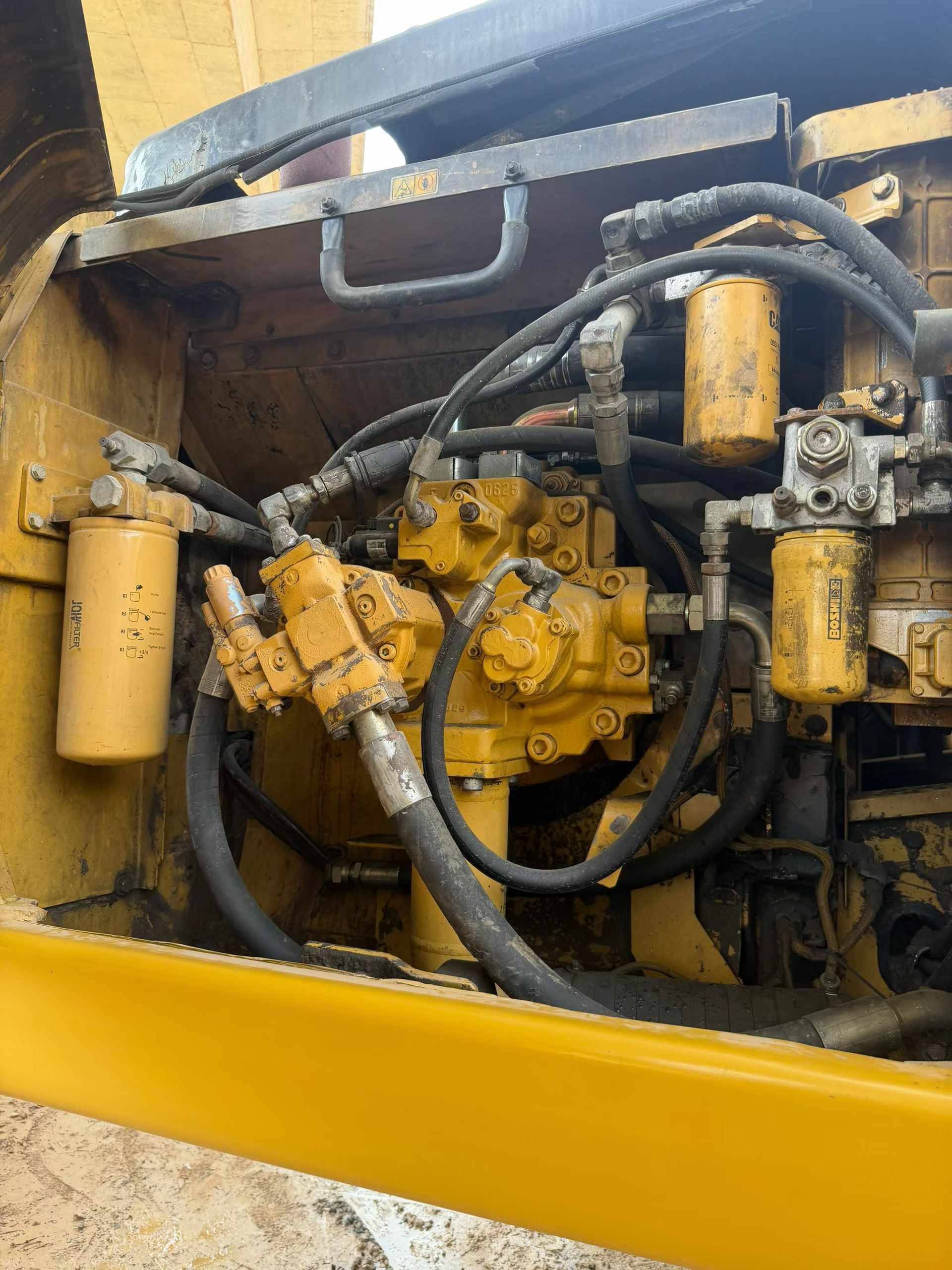 شراء حفارة Caterpillar 336E مستعملة / 8