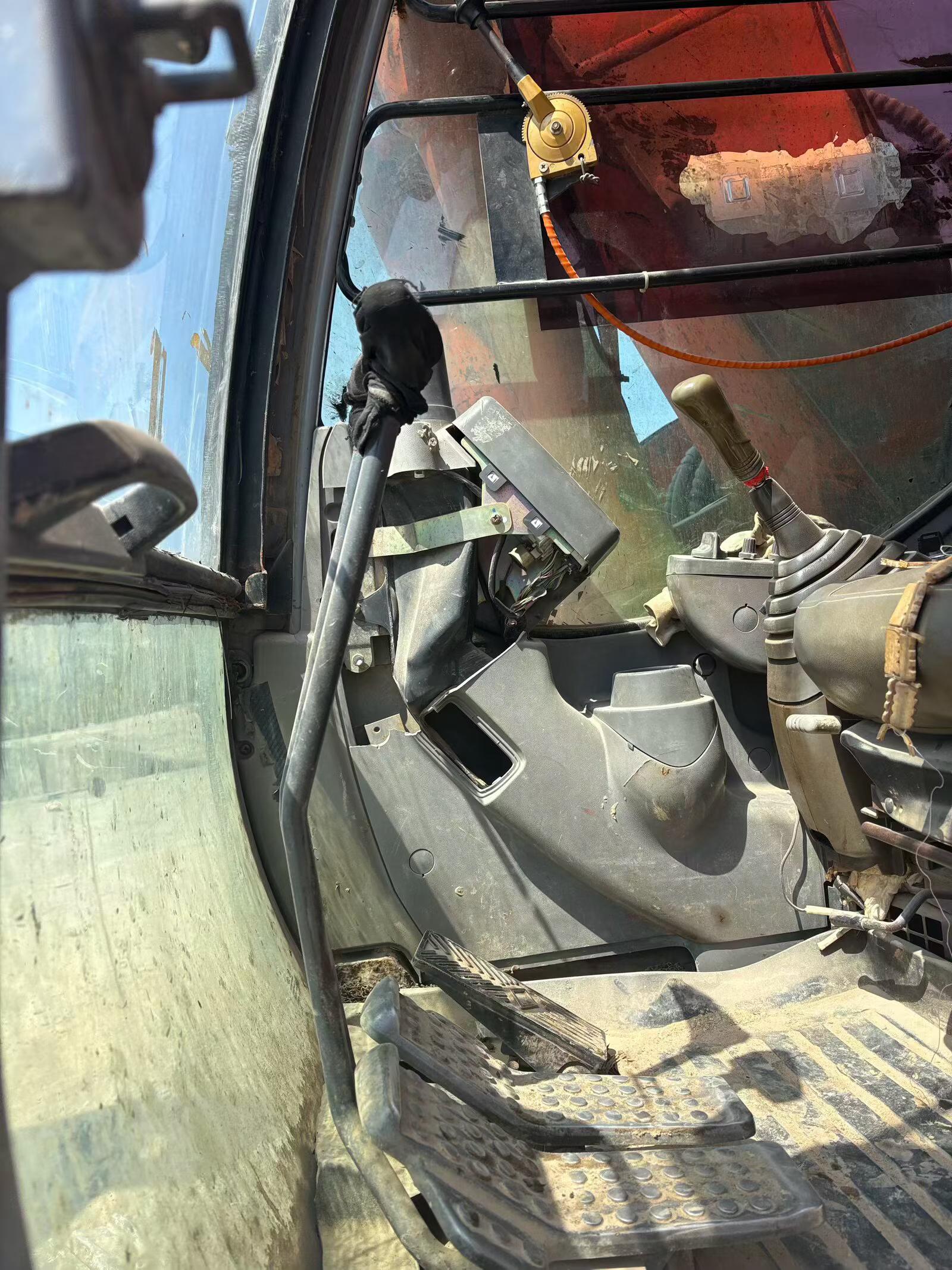 Buy Hitachi EX135UR Used Excavator / 6