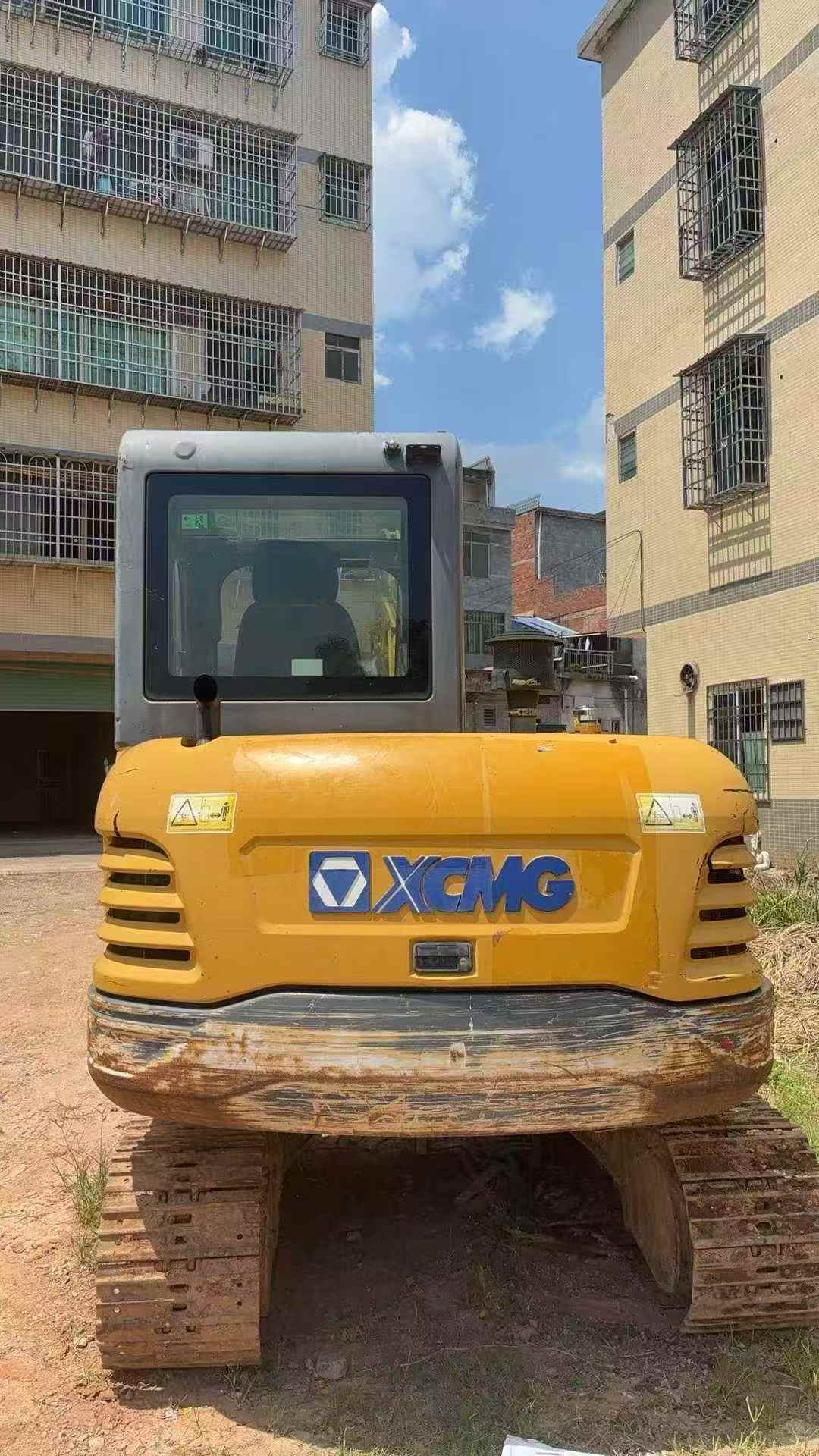 Buy XCMG LW60G Used Excavator / 3