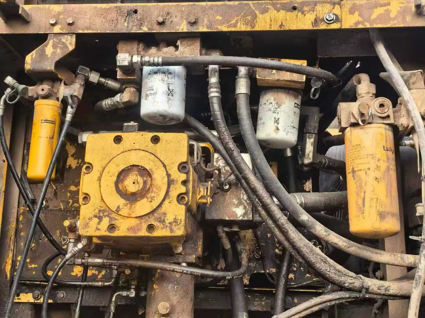 شراء حفارة Caterpillar 374D مستعملة / 5