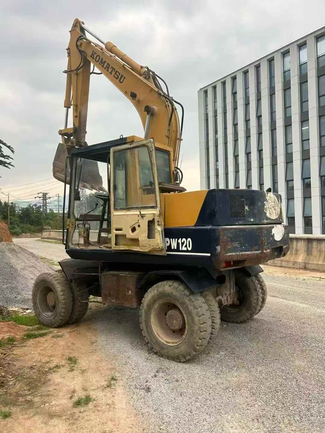 Buy Komatsu PC100-5 Used Excavator / 4