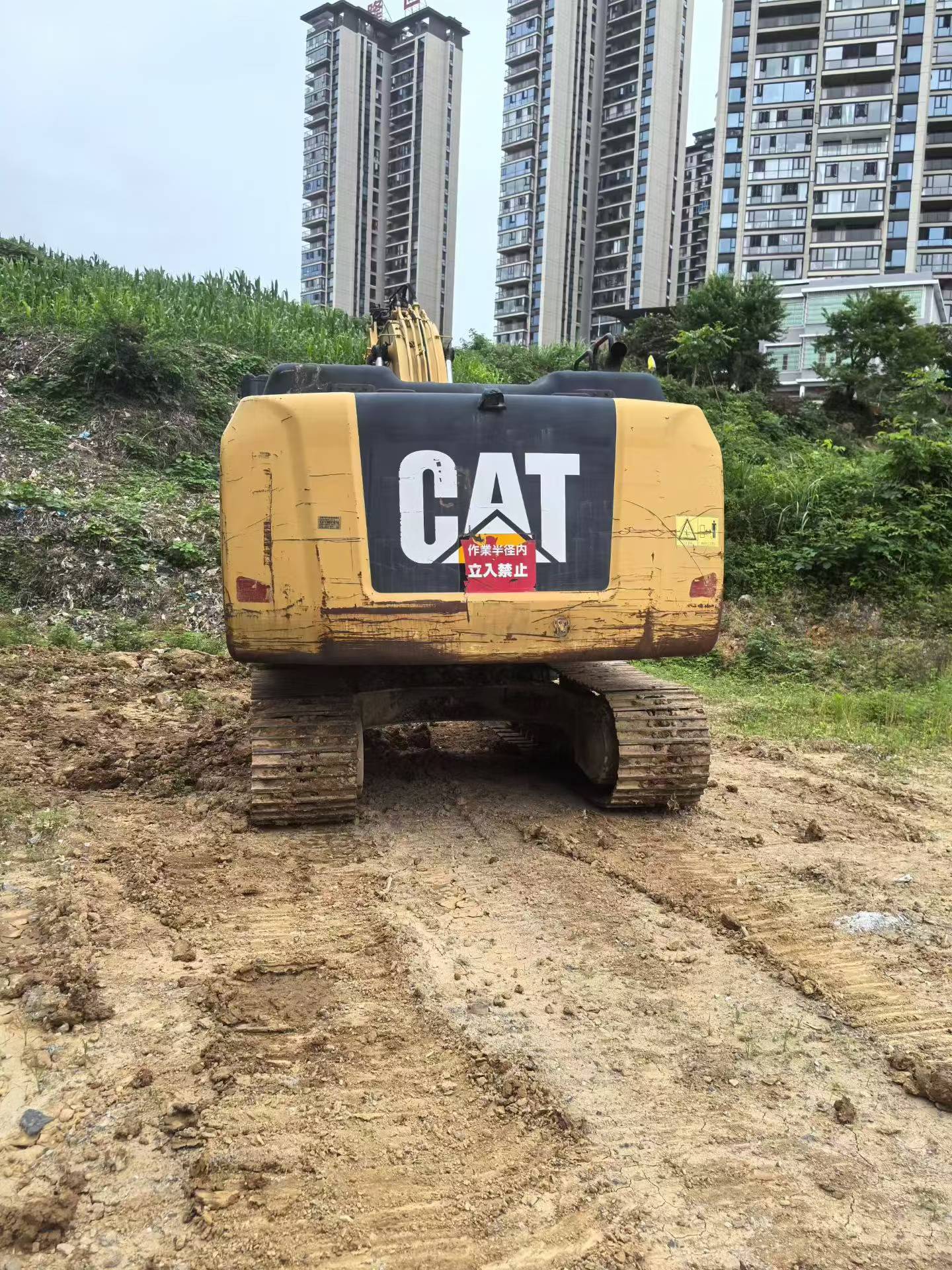 شراء حفارة Caterpillar 320E مستعملة / 4