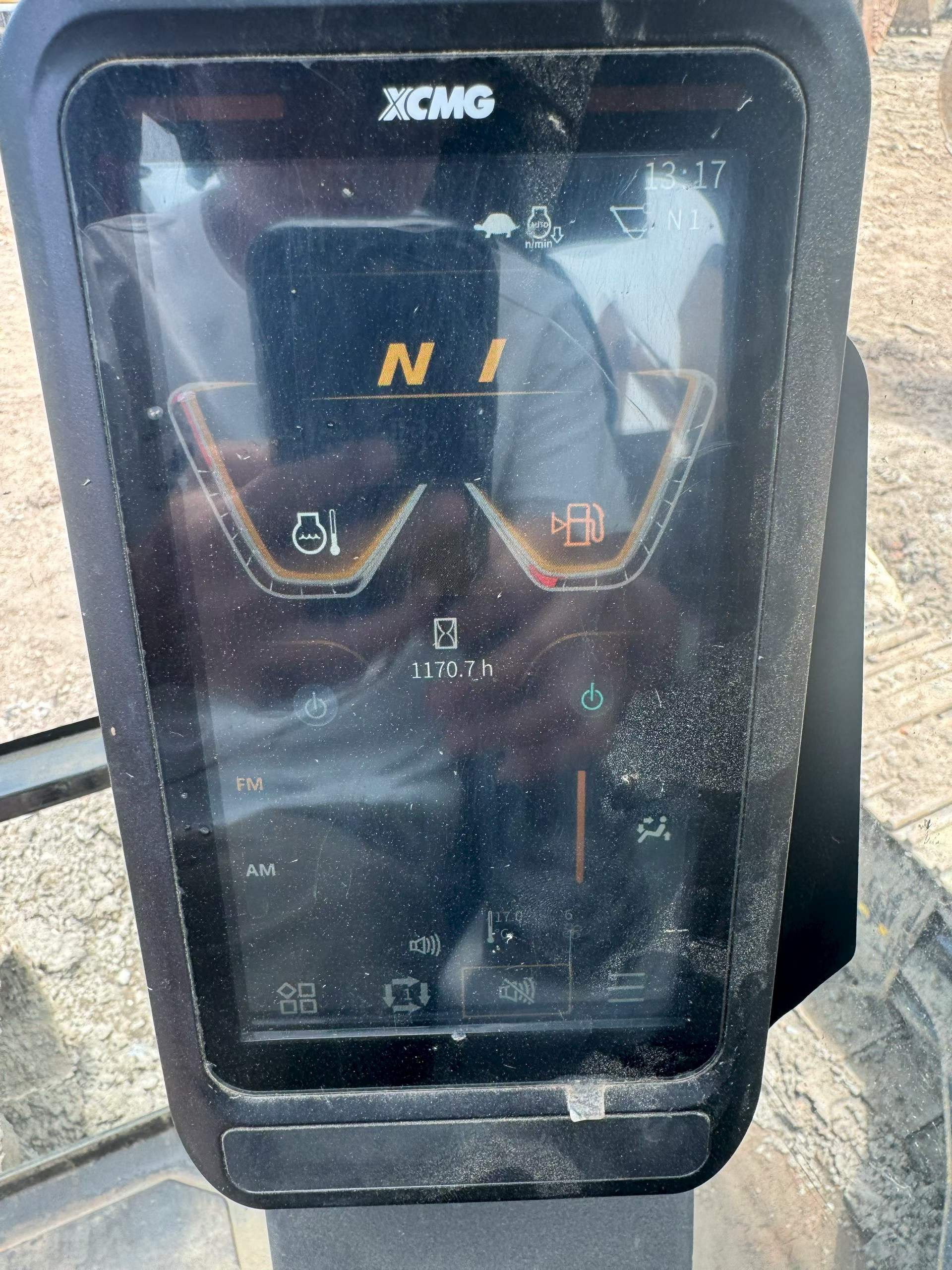 شراء حفارة XCMG LW1000KN مستعملة / 5