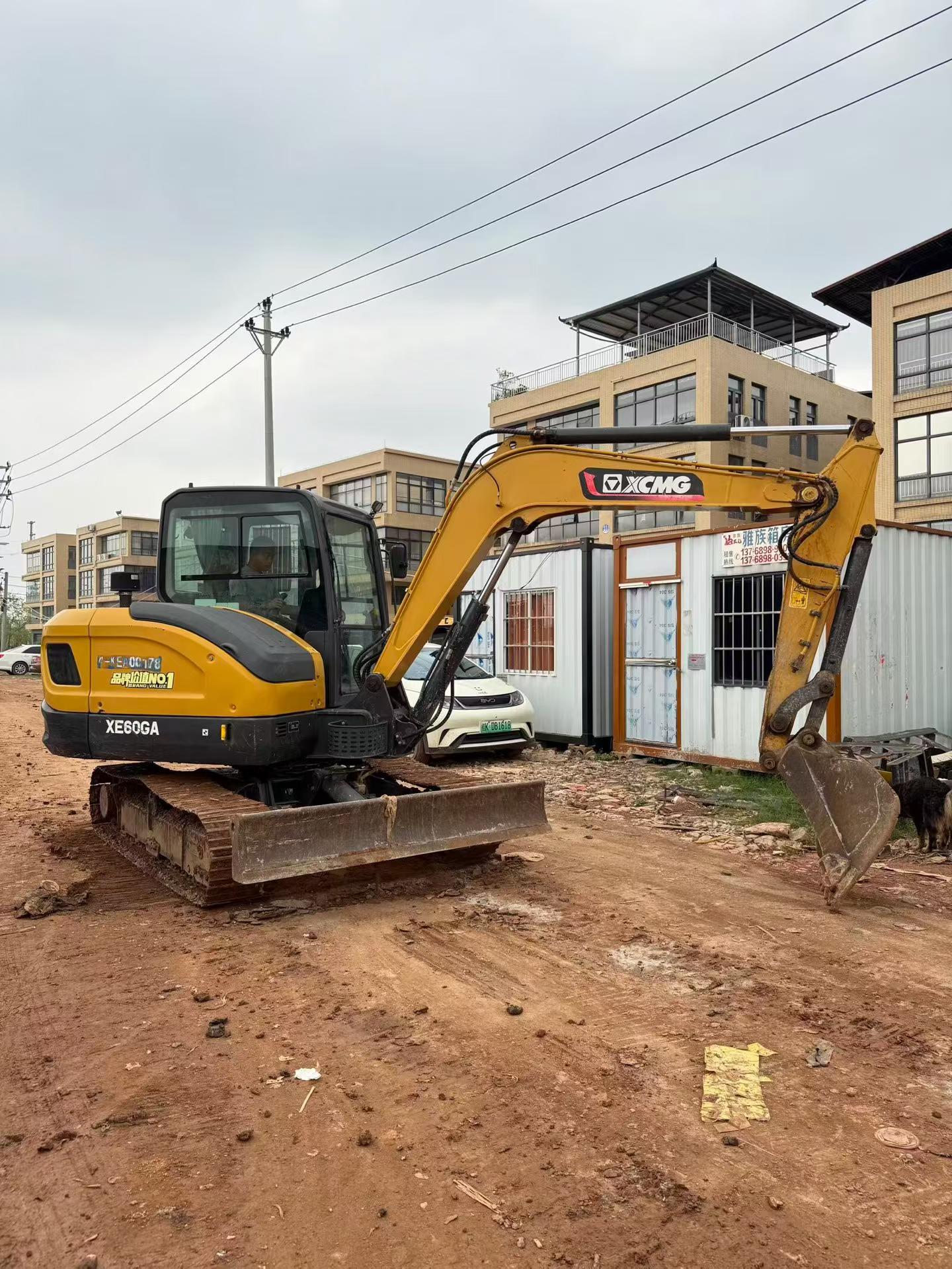 Buy XCMG LW60G Used Excavator / 4