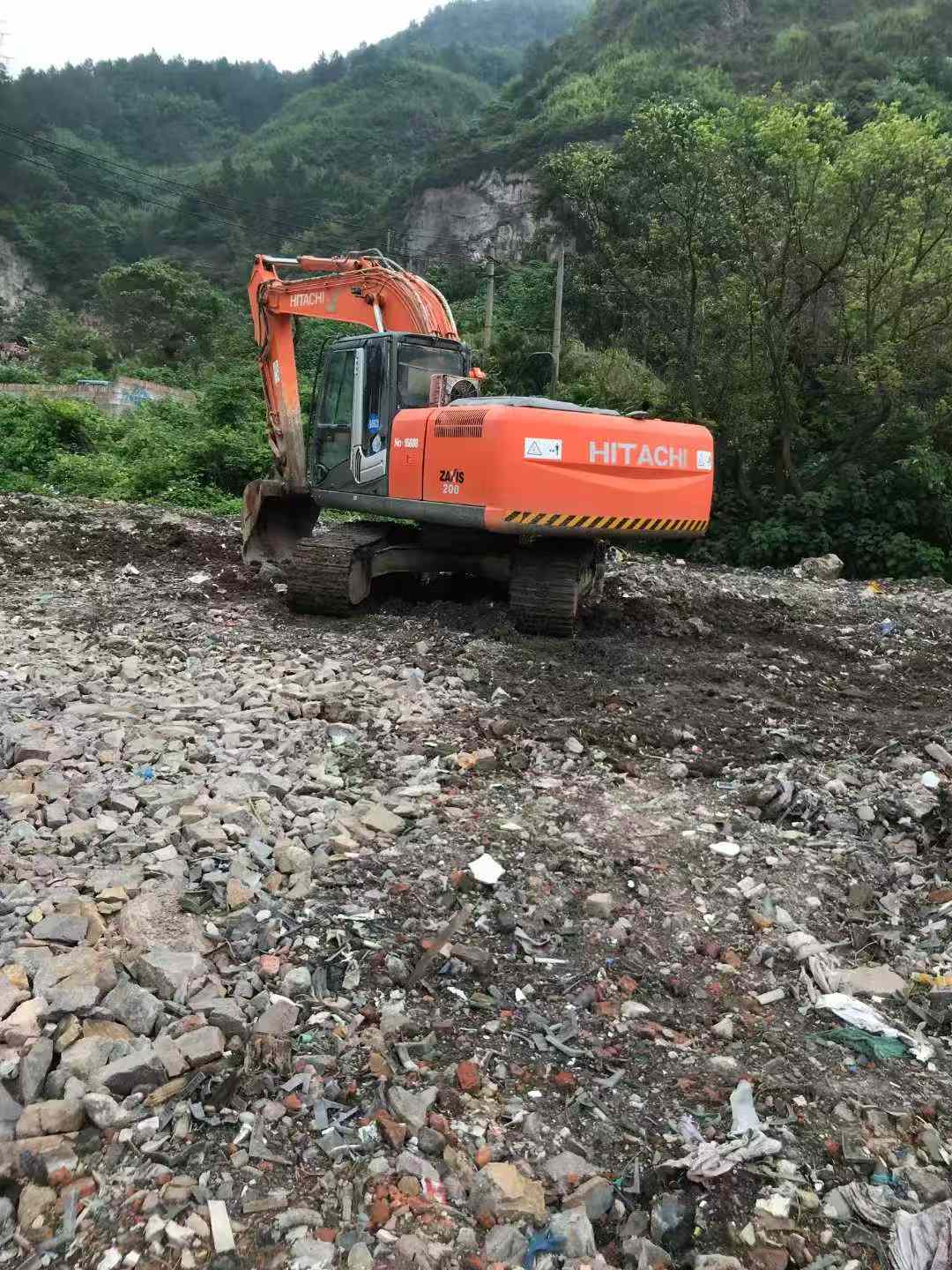 Buy Hitachi EX200-3 Used Excavator / 2