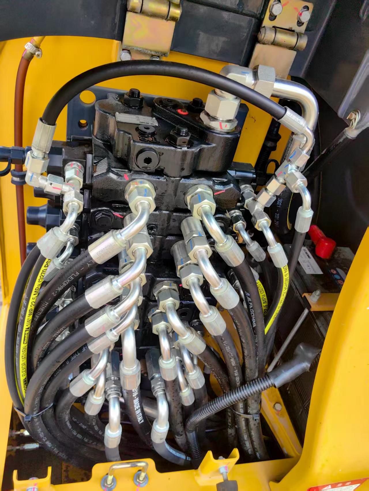 Buy XCMG LW60G Used Excavator / 7