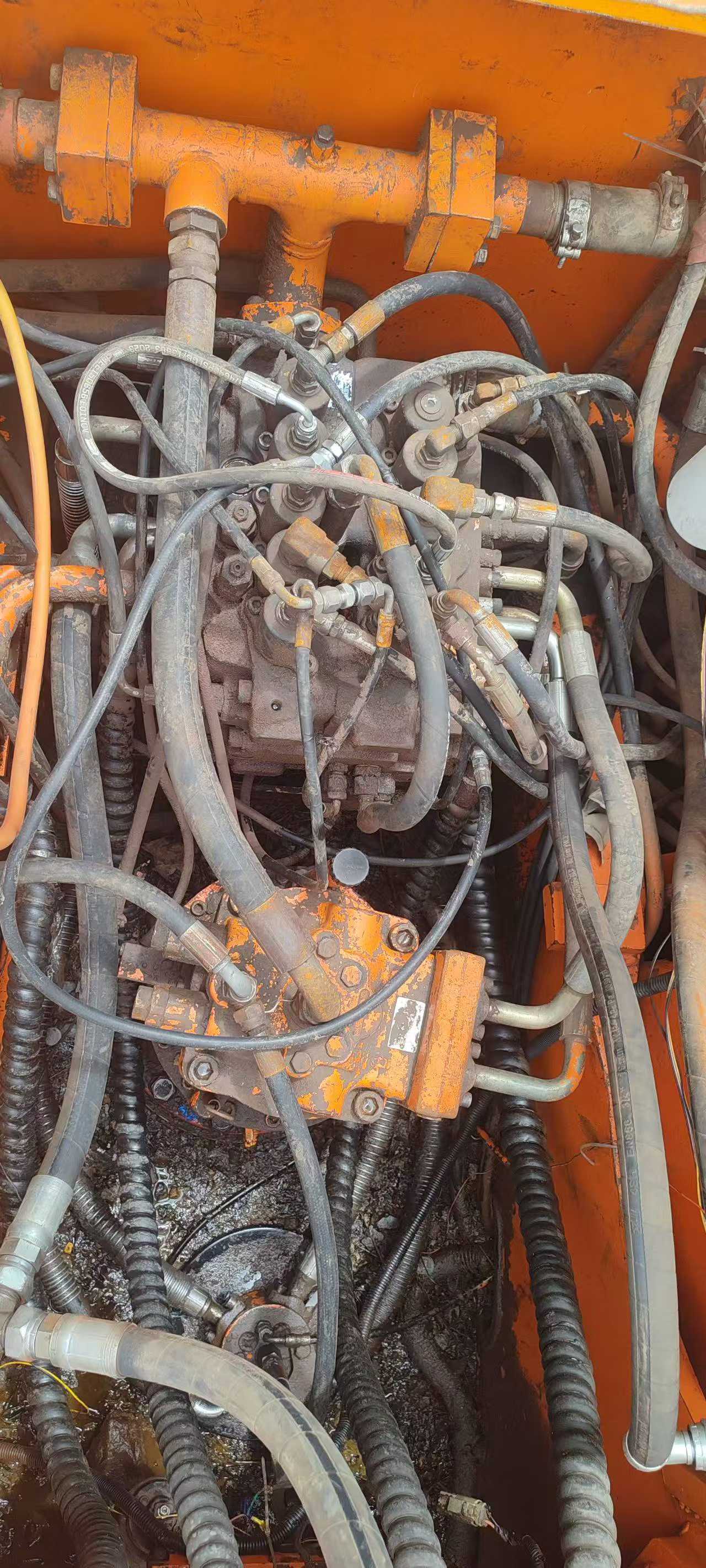 Buy Doosan DH220-7 Used Excavator / 6