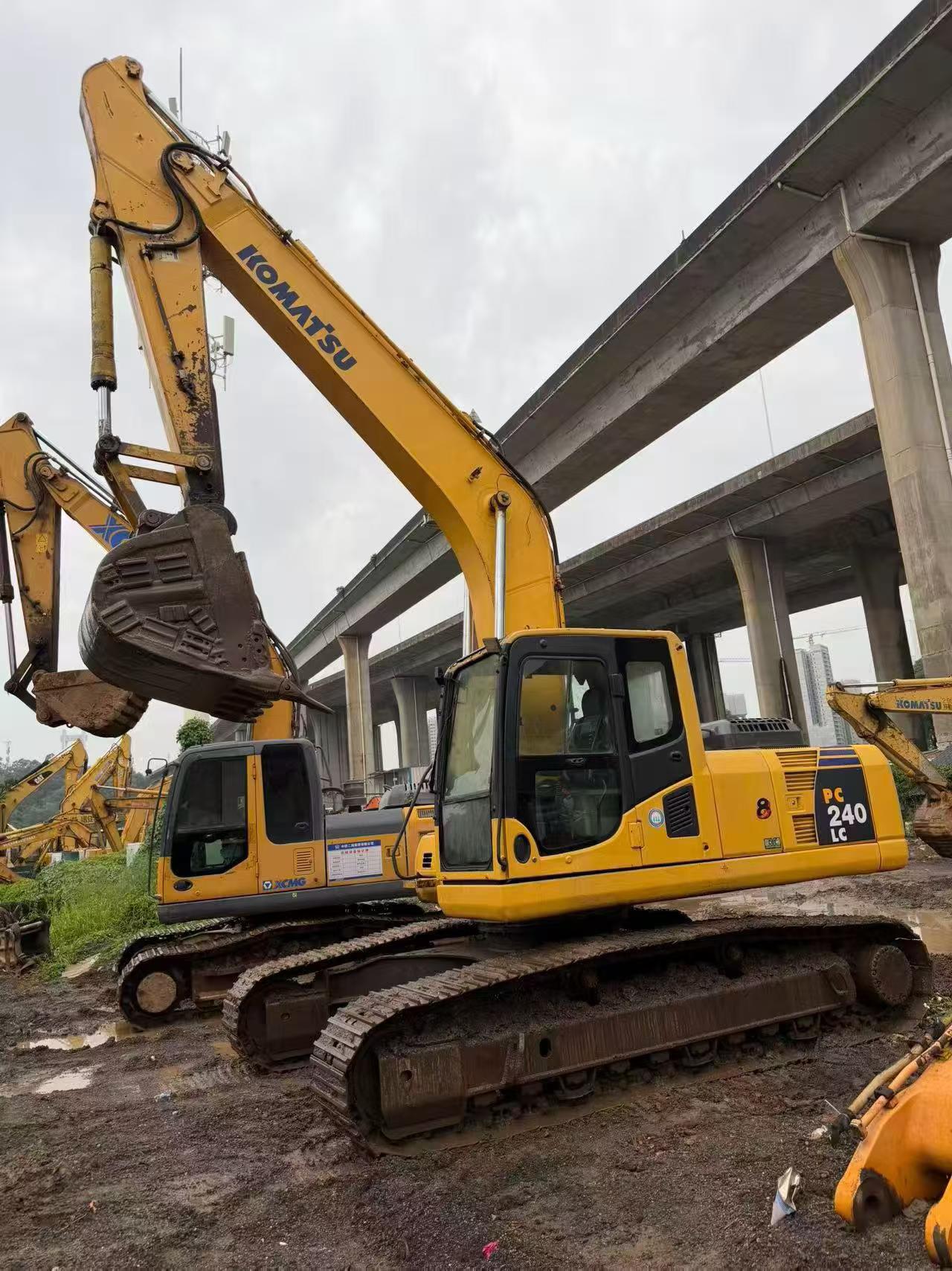 Buy Komatsu PC240-6 Used Excavator / 2