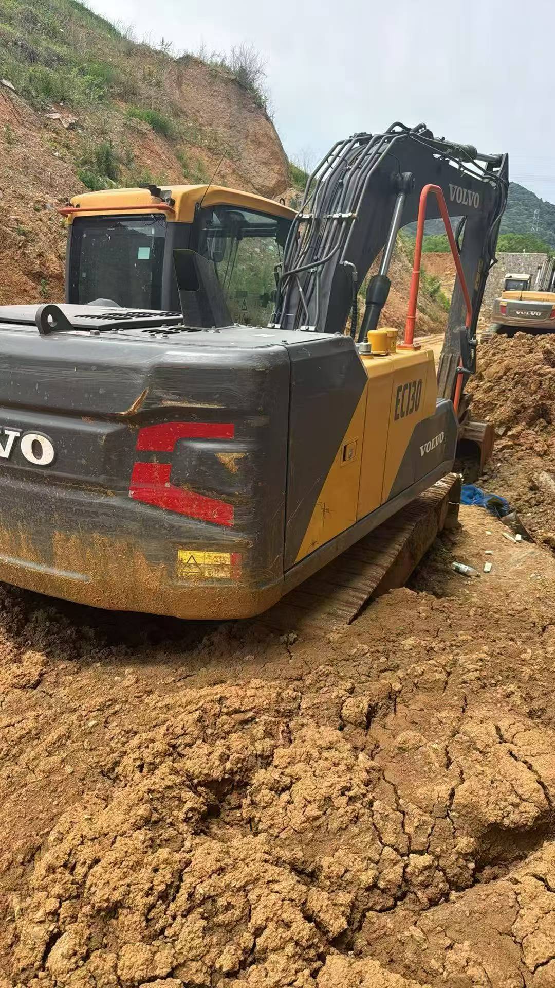 Buy Volvo L120E Used Excavator / 2 Buy Volvo L120E Used Excavator / 2