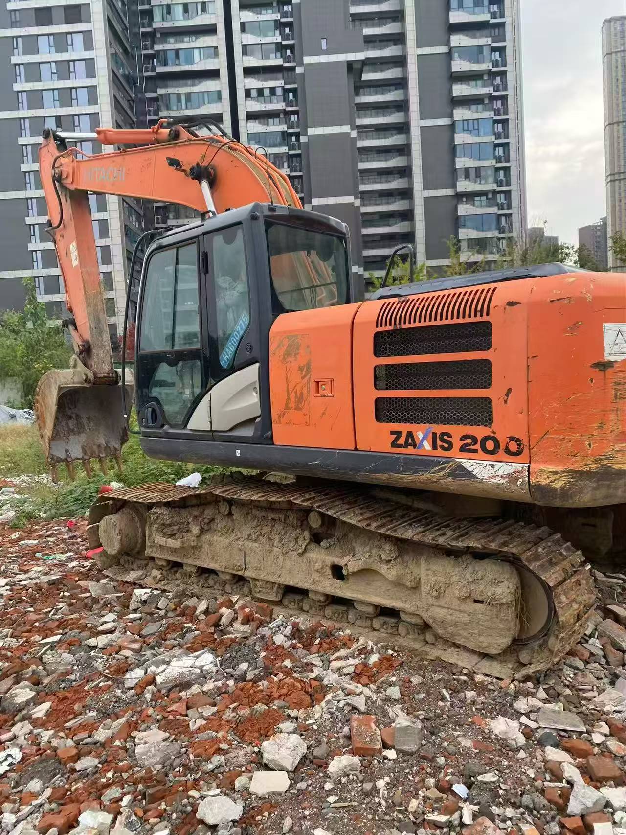 Buy Hitachi EX200-5 Used Excavator / 4 Buy Hitachi EX200-5 Used Excavator / 4