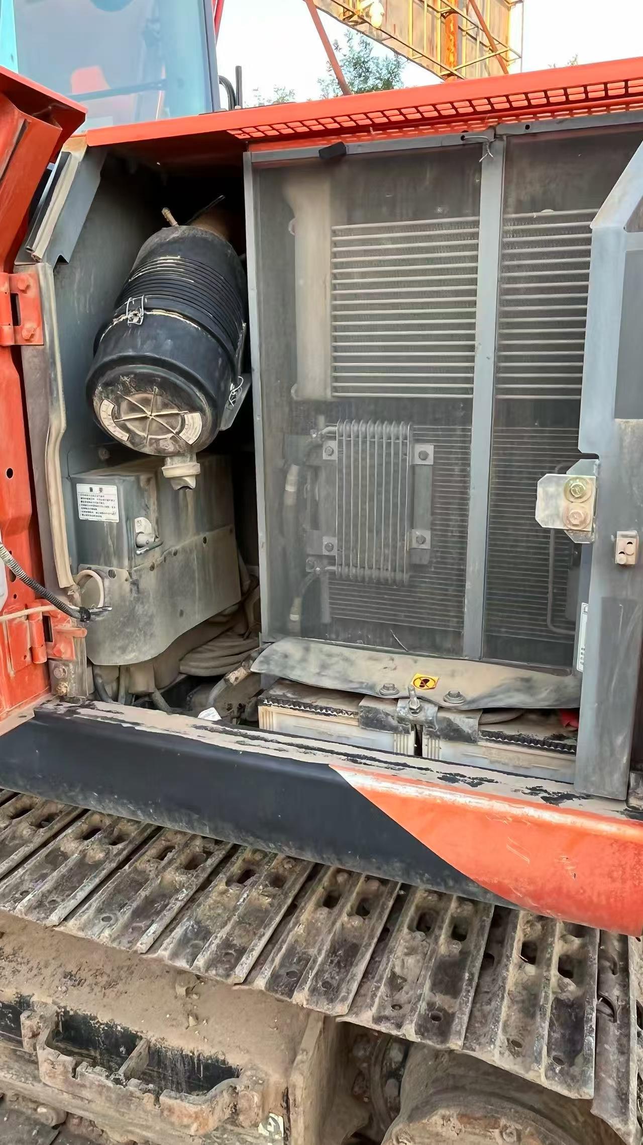 Buy Hitachi EX130 Used Excavator / 1