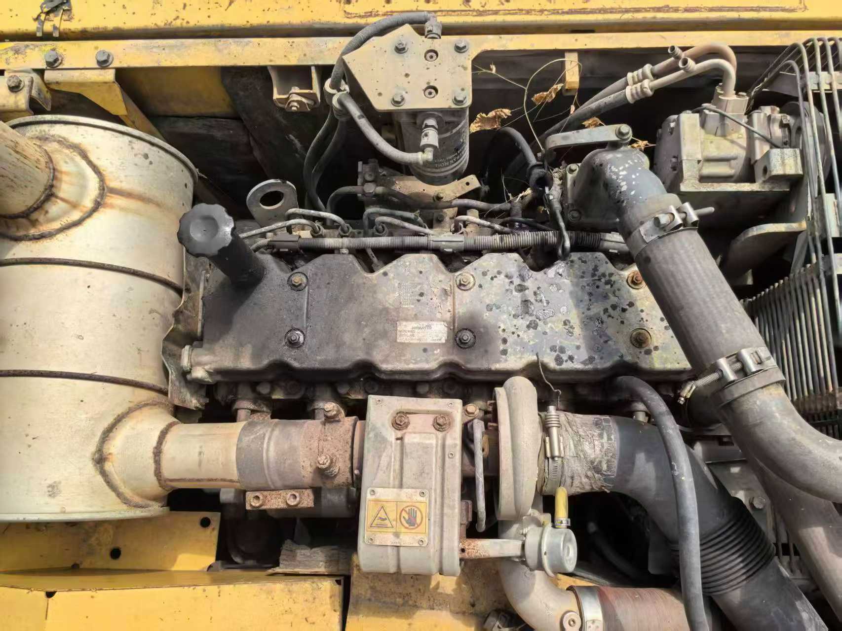 Buy Komatsu PC220-8 Used Excavator / 2