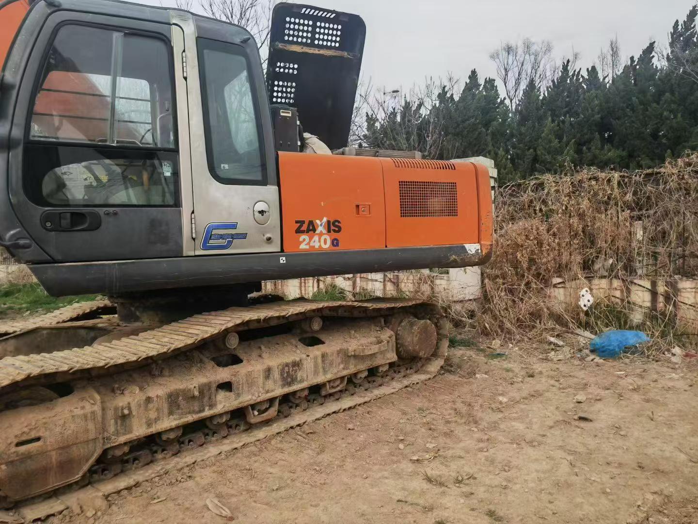 Buy Hitachi ZX240 Used Excavator / 2