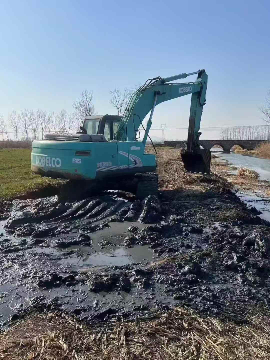 Buy Kobelco SK200-8 Used Excavator / 2