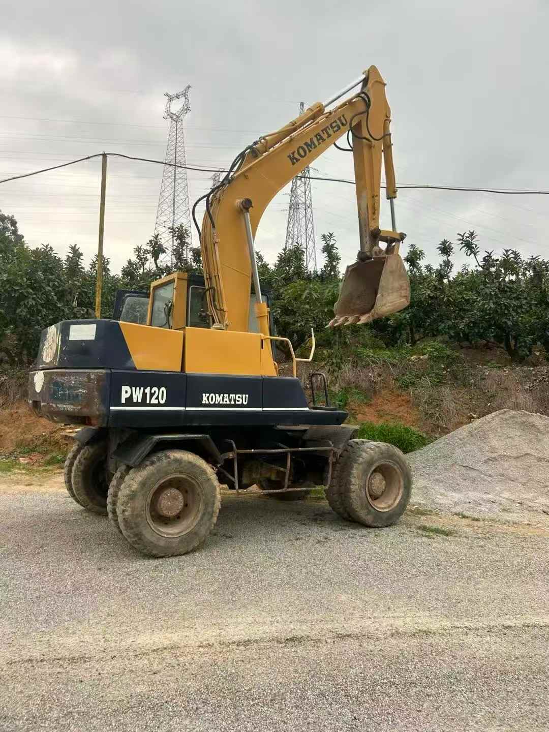 Buy Komatsu PC100-5 Used Excavator / 2